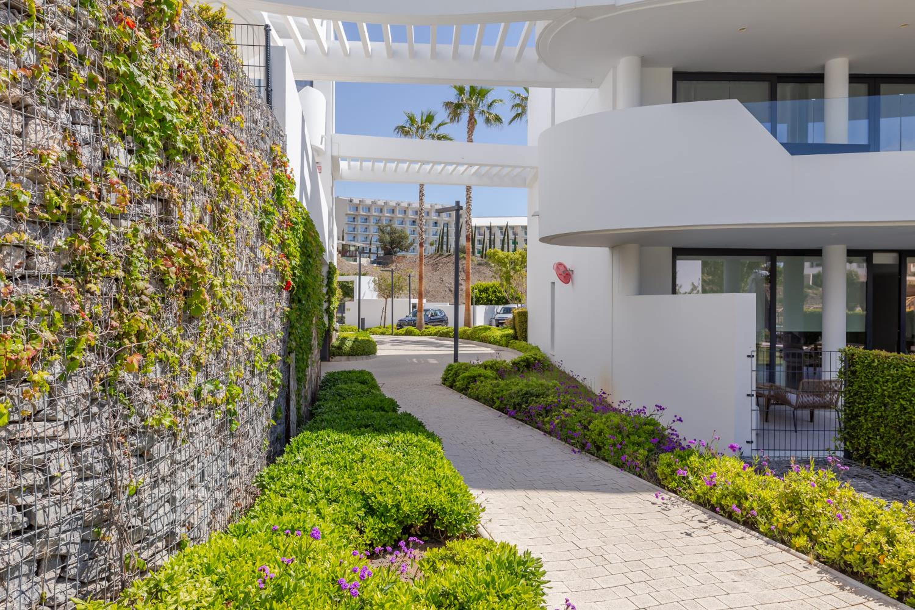 Modern apartment Pedro, Higueron reserve