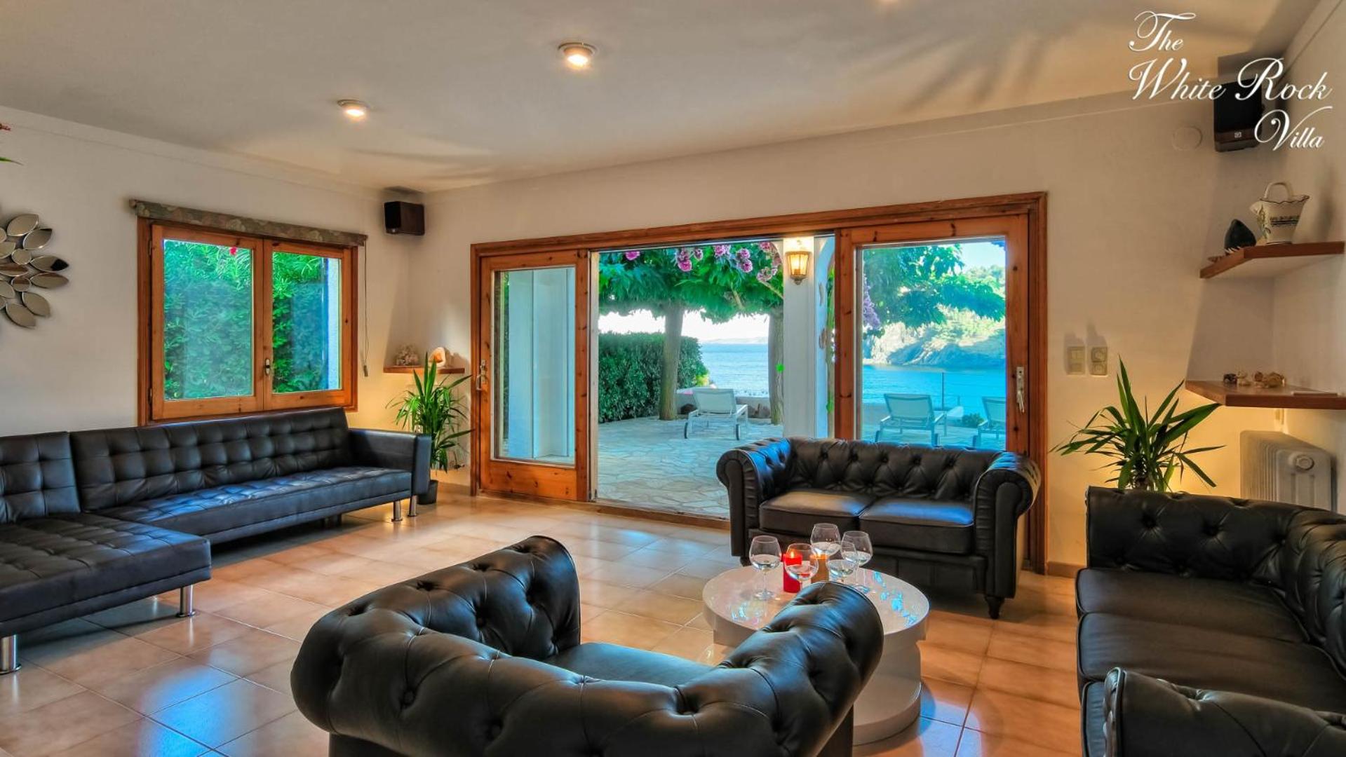 White Rock Villa with breathtaking views and pool photo 5