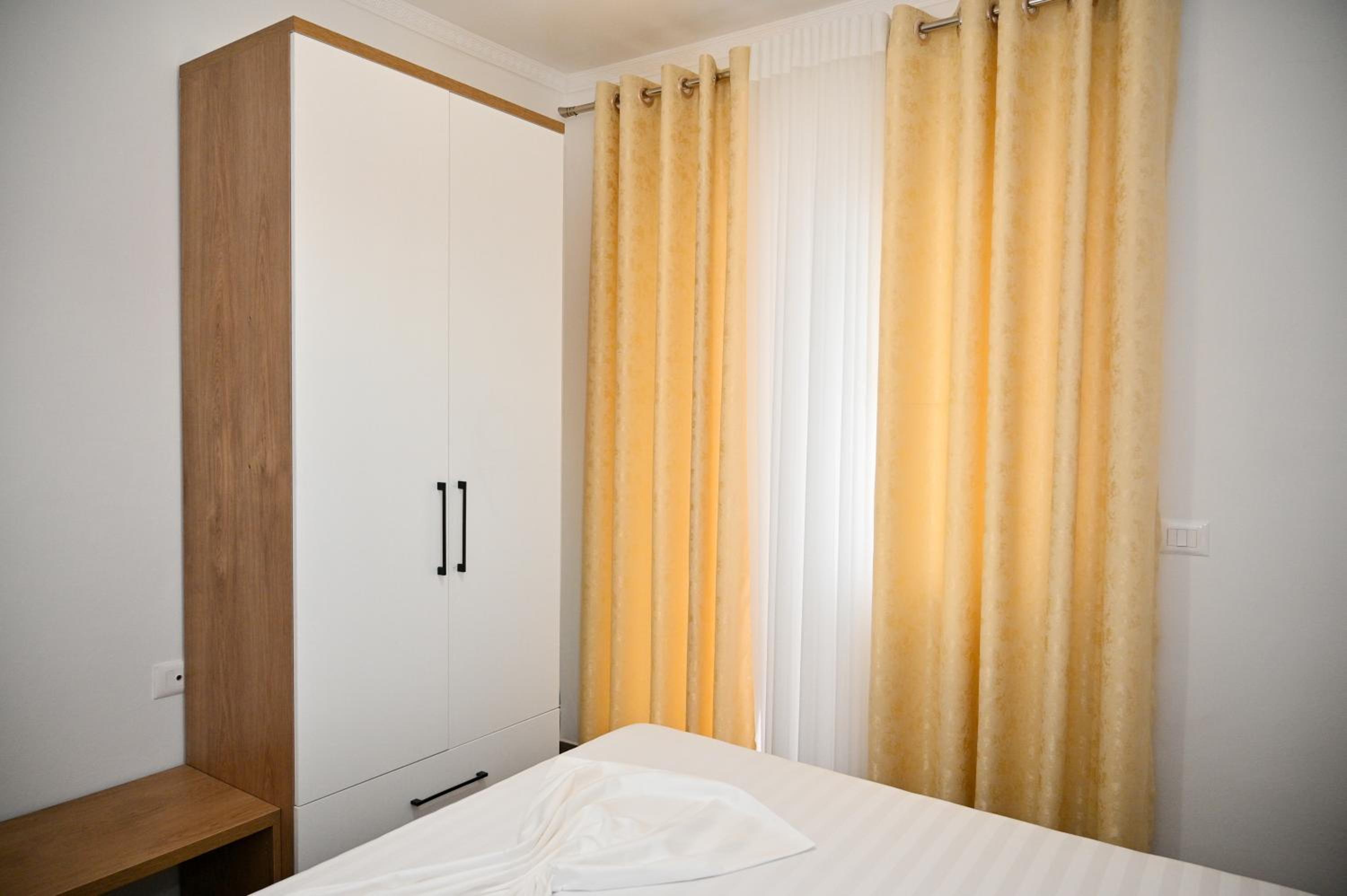 Elite Apartments