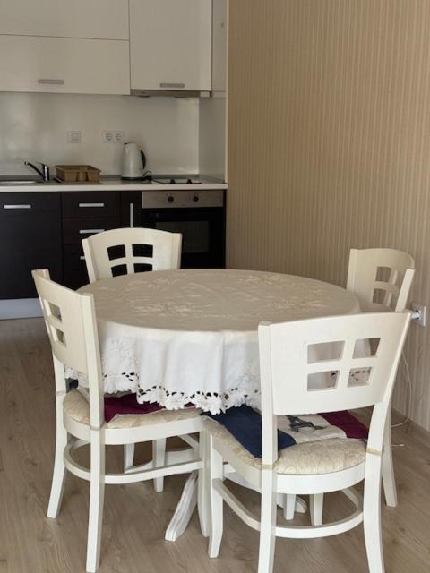 Charming Two-Bedroom Apartment in Villa Roma
