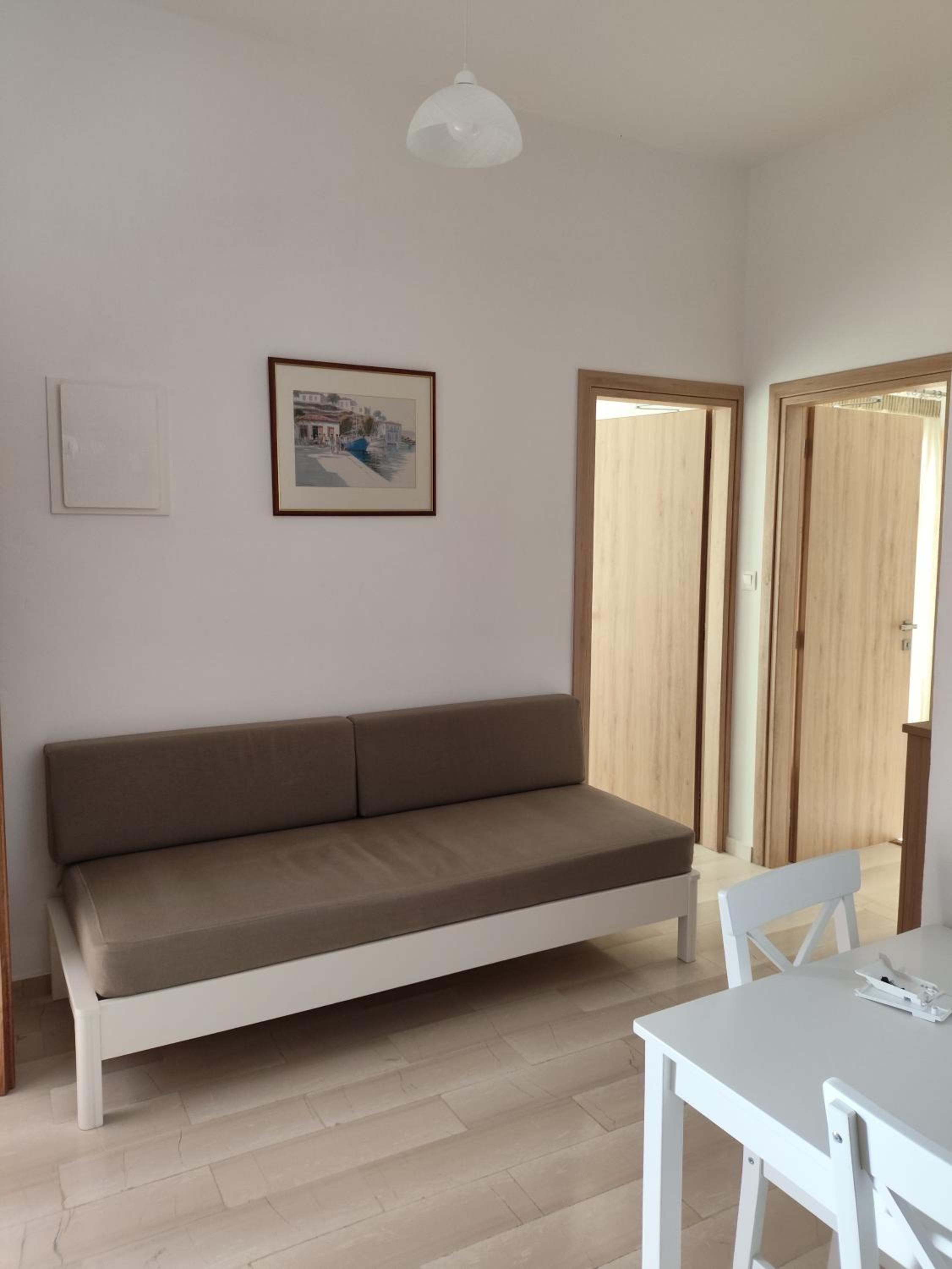 Protopapas en Palaiochóra — hotel room