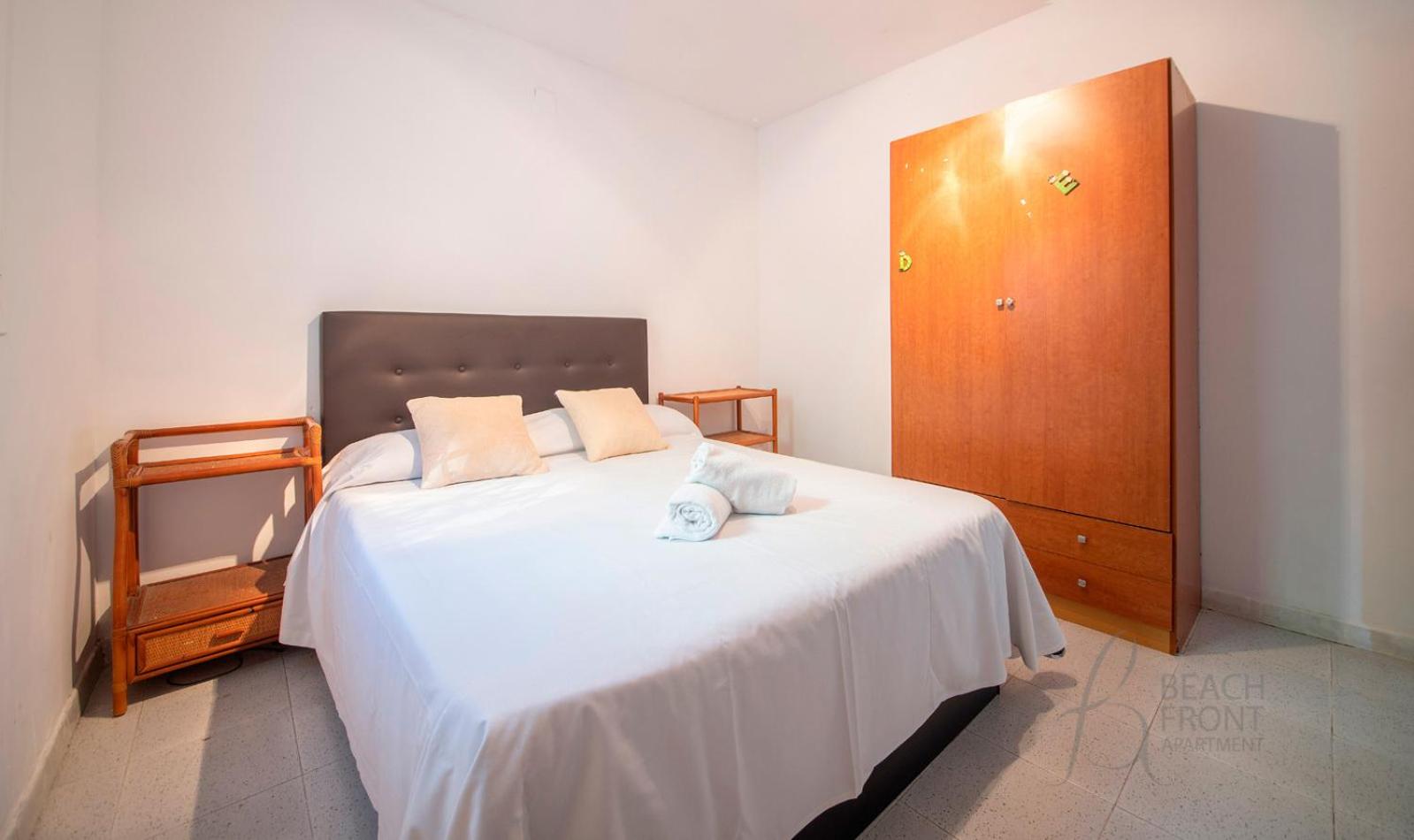 R153 - Espaciosa Villa con Piscina Privada en Coma view 3