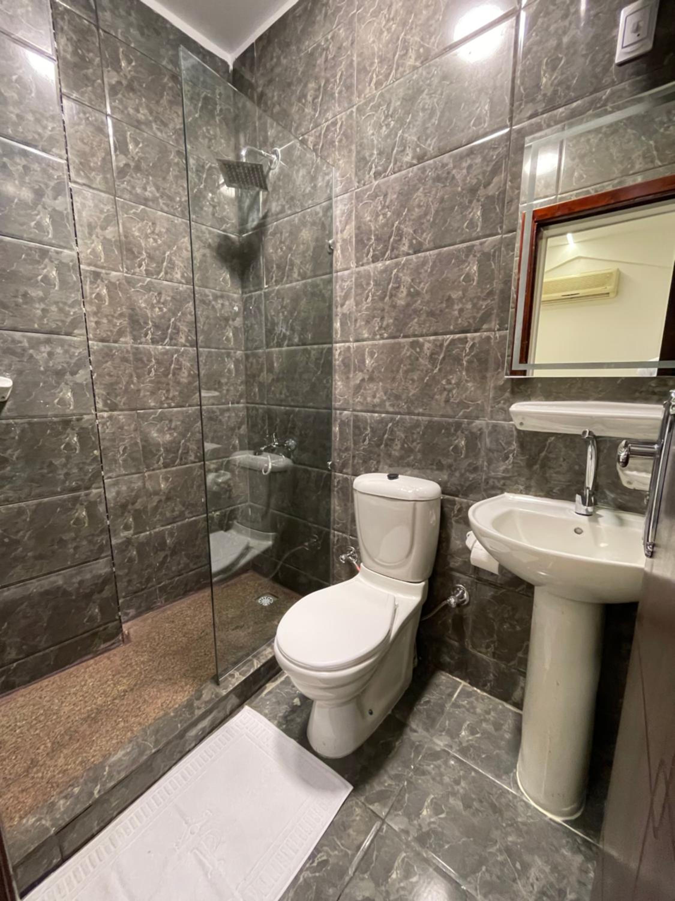 Basha Pyramids Inn