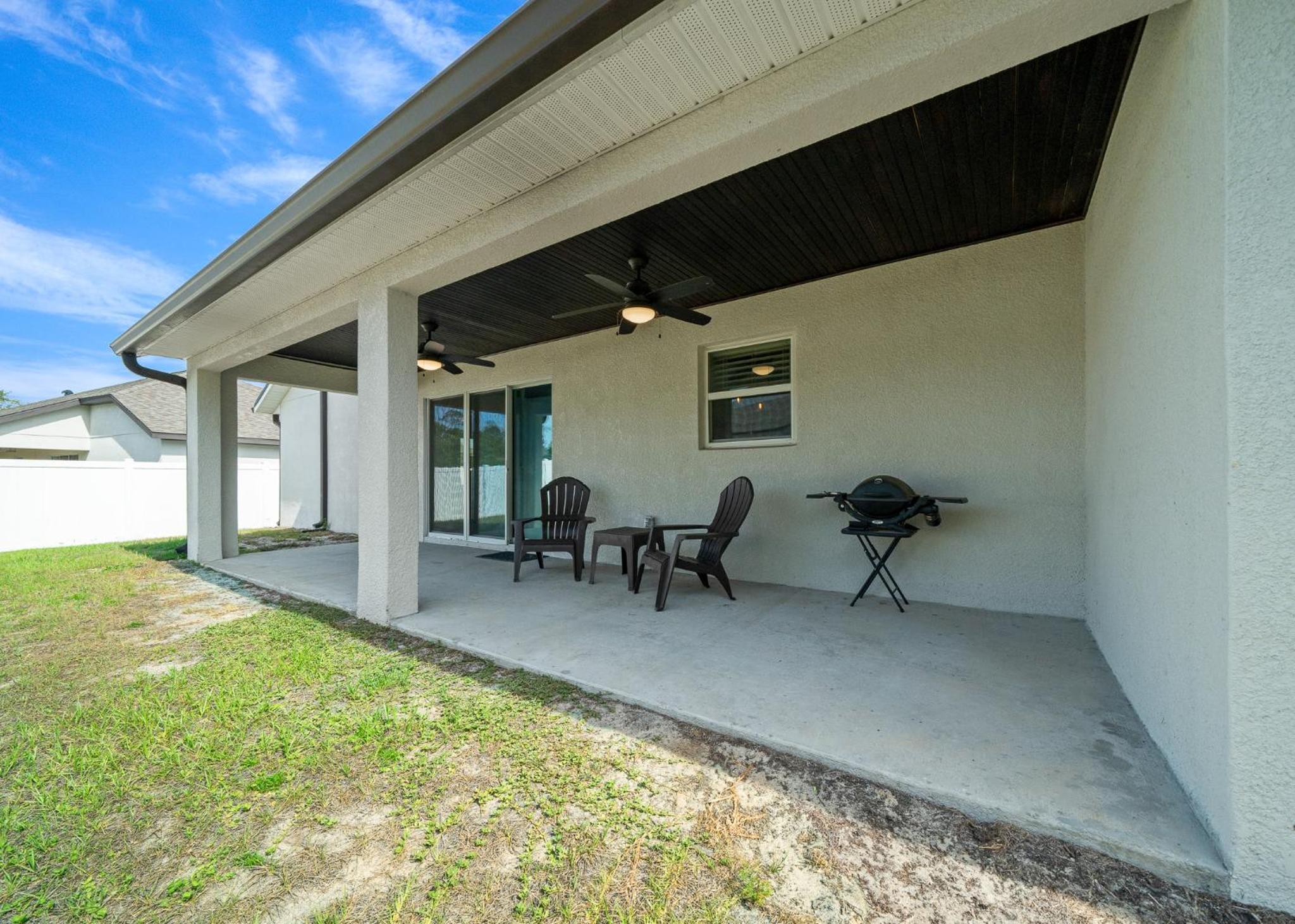 ENTIRE HOME MINUTES TO WEEKI WACHEE and HOSPITAL view 2