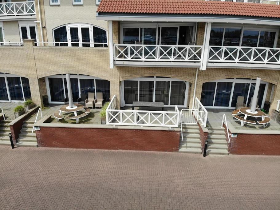 Luxe appartement in de jachthaven van Port Zélande view 2