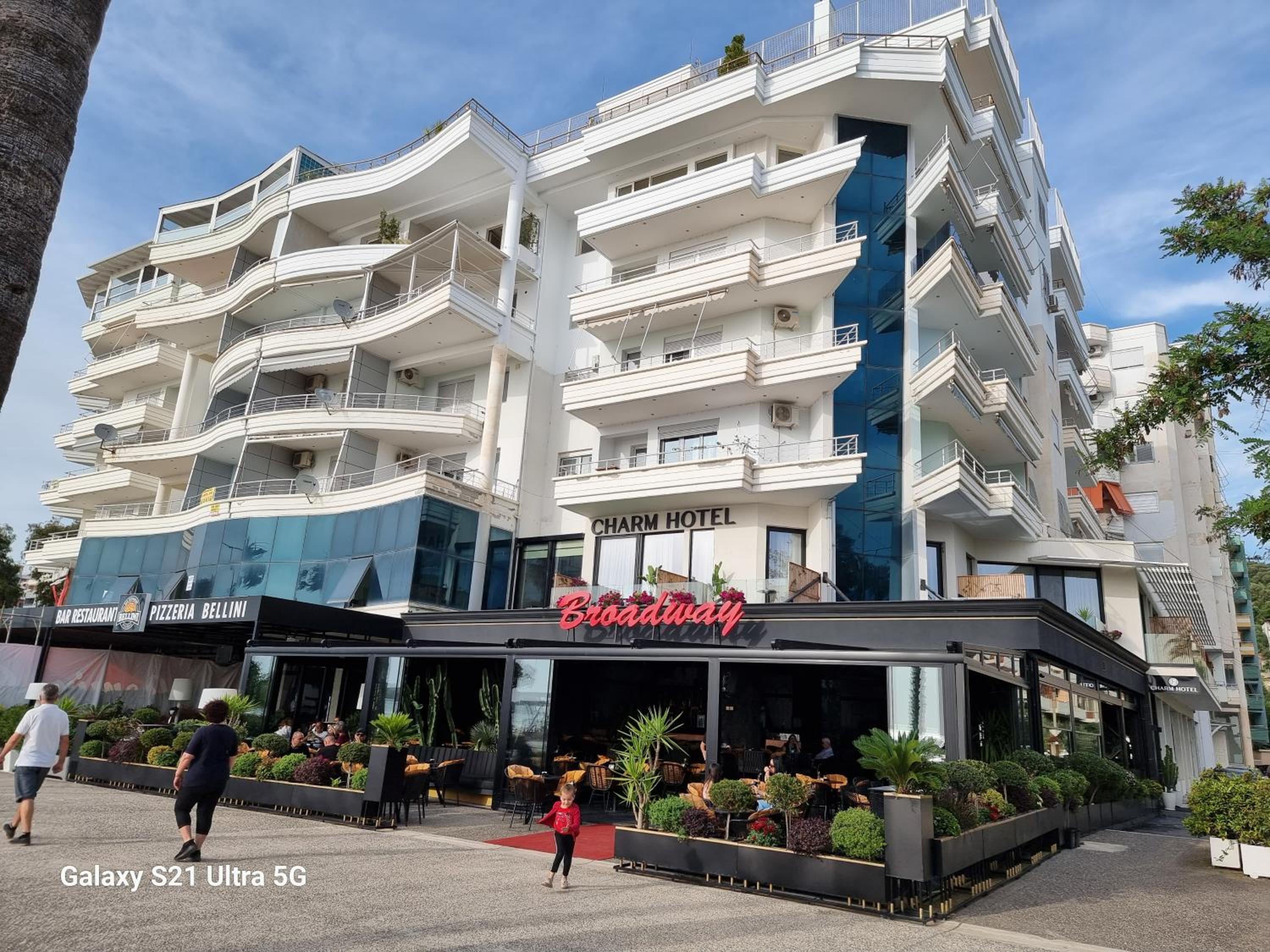 LUX SEAVIEW APARTMENT