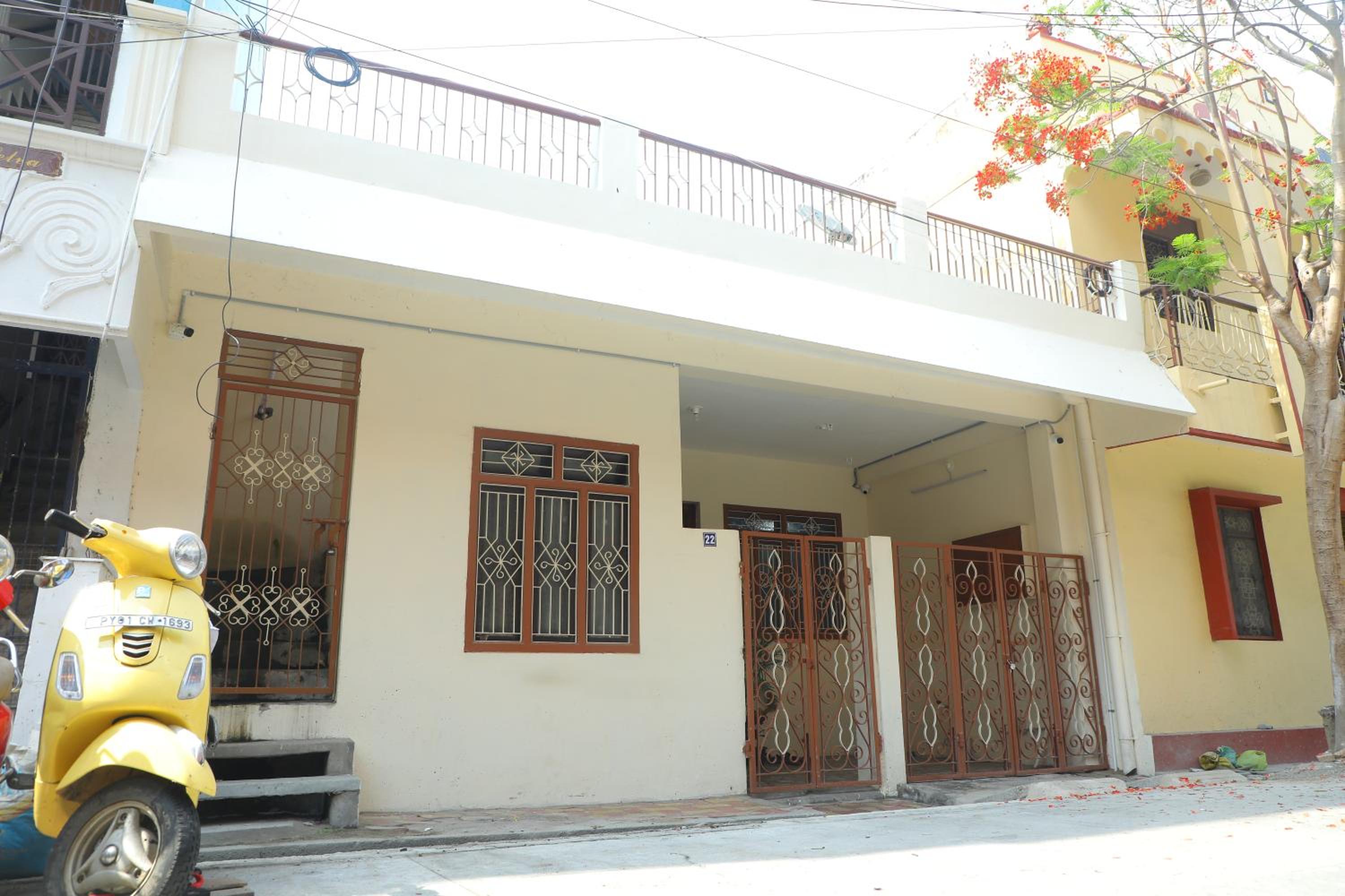 Le White Town Villa view 3