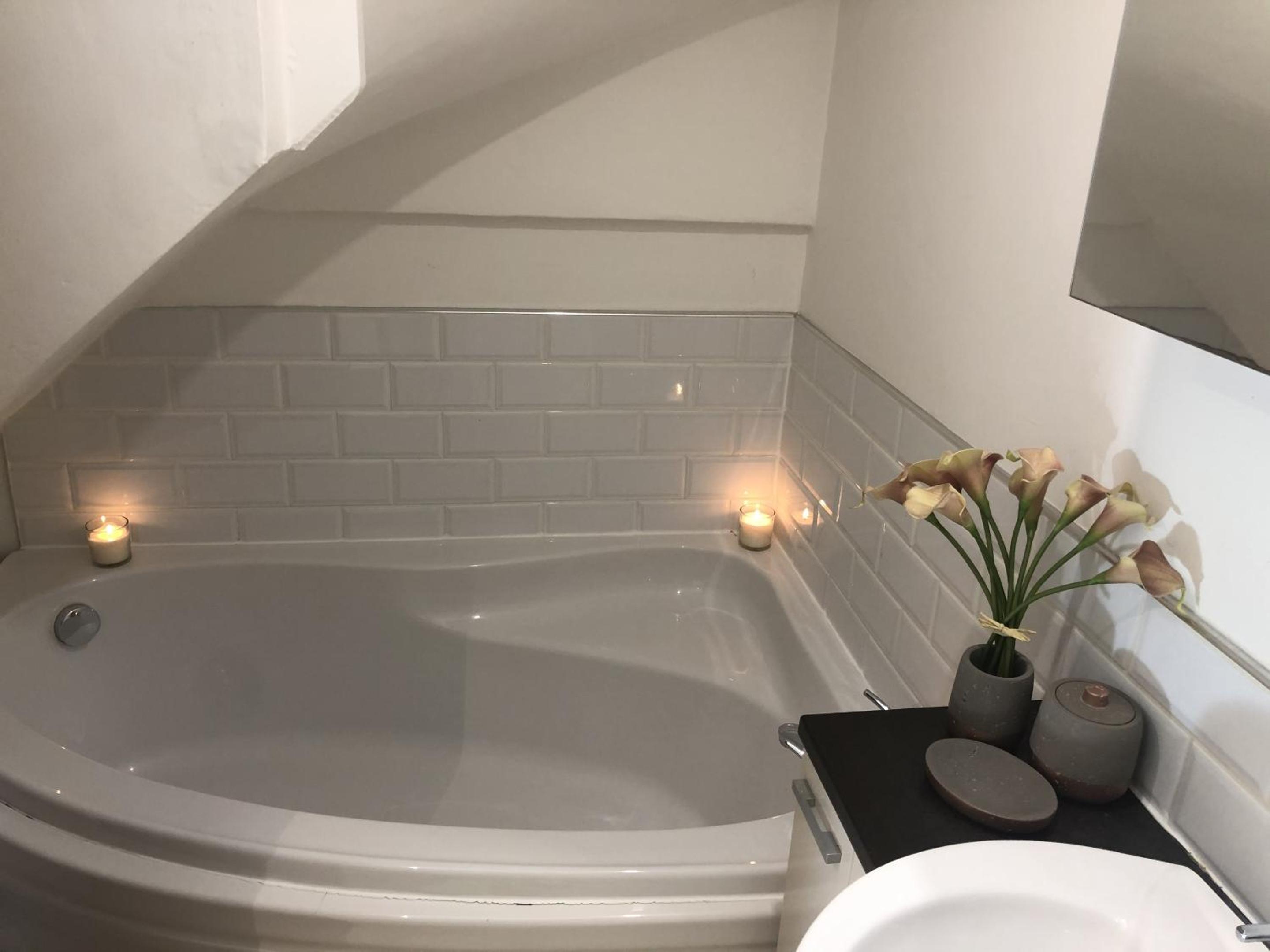 Luxury 3-bed Victorian Townhouse Hosted by Hutch Lifestyle