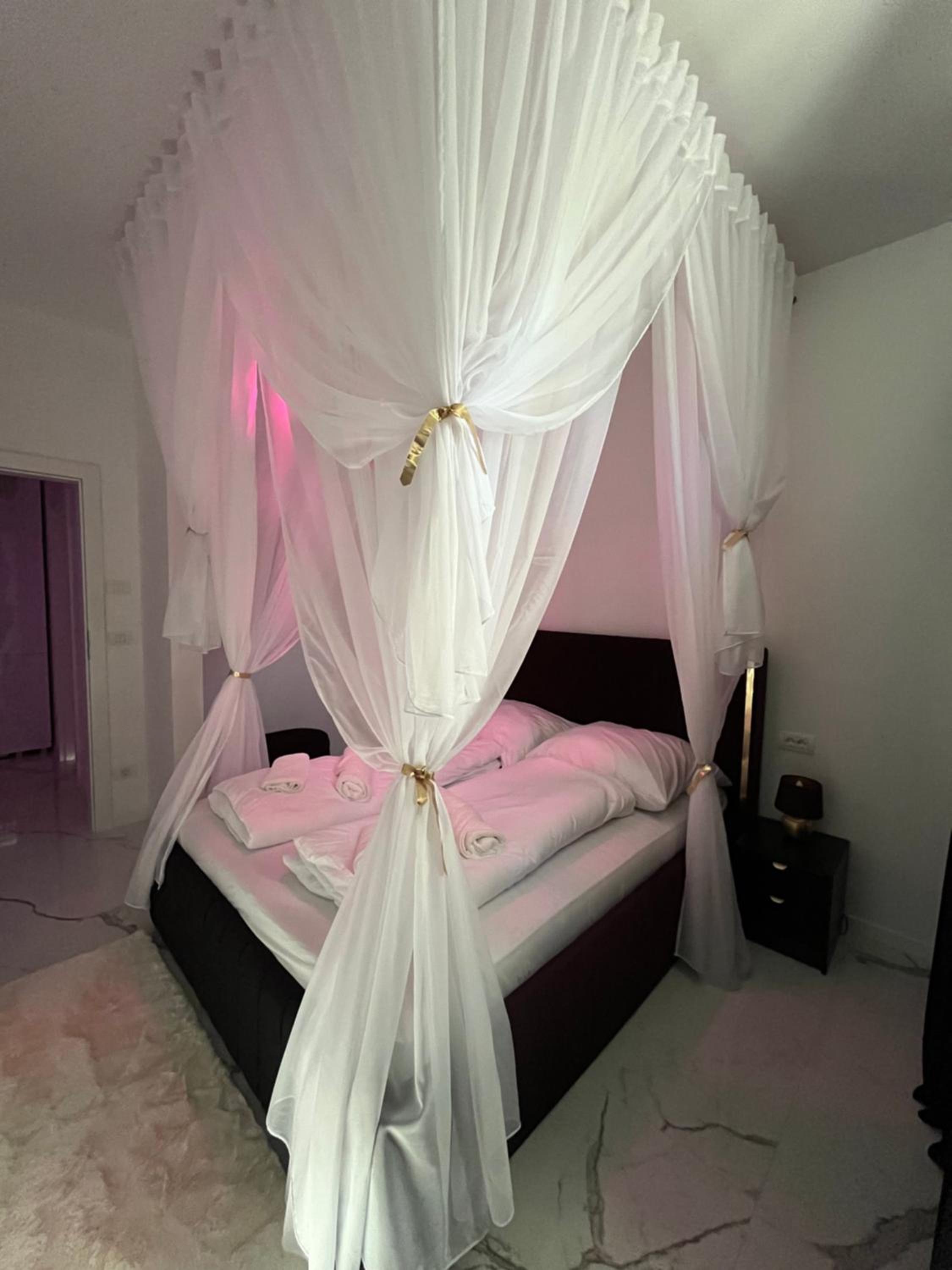 Hotel Apartament De Lux Cu Jacuzzi In Timisoara