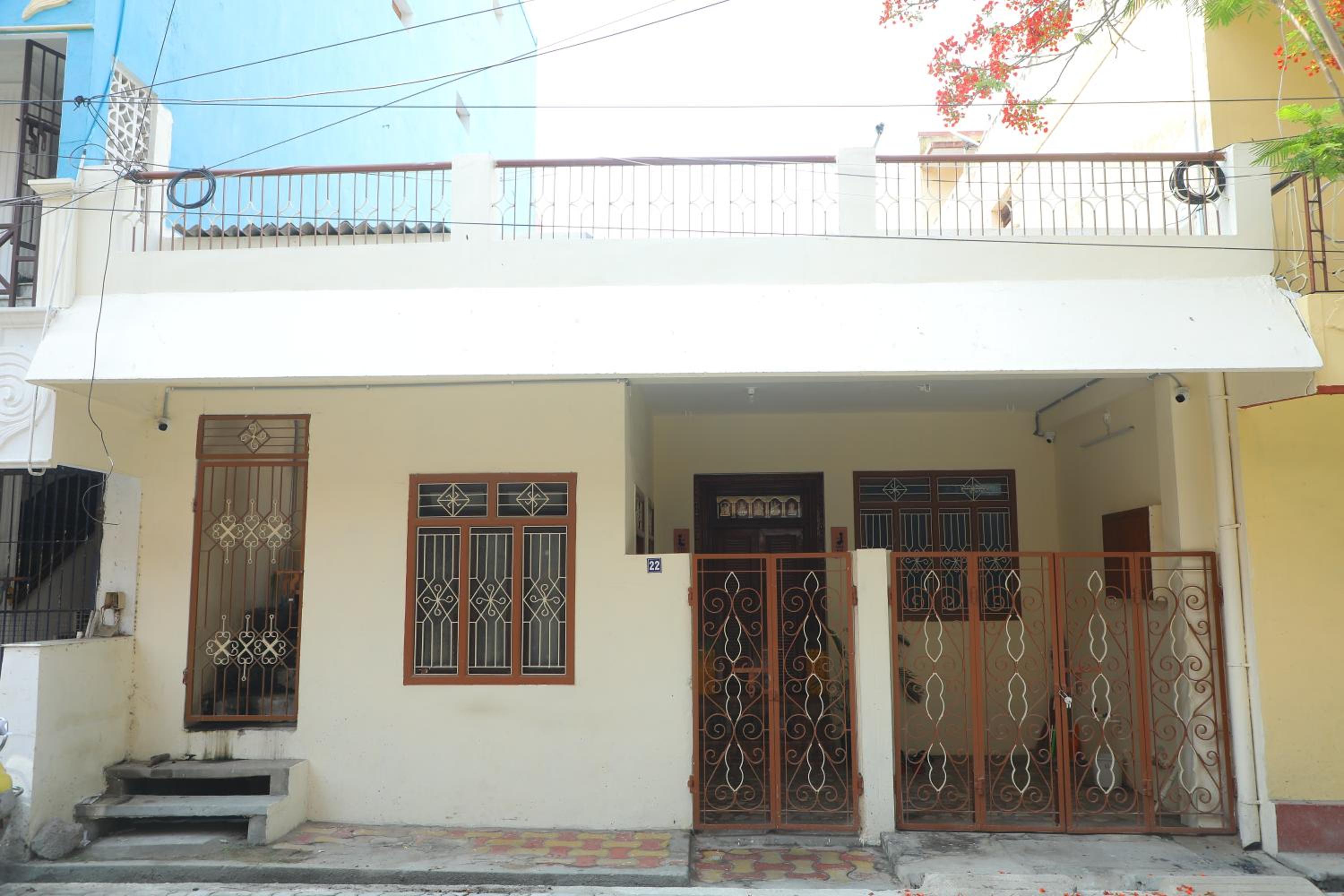 Le White Town Villa view 4