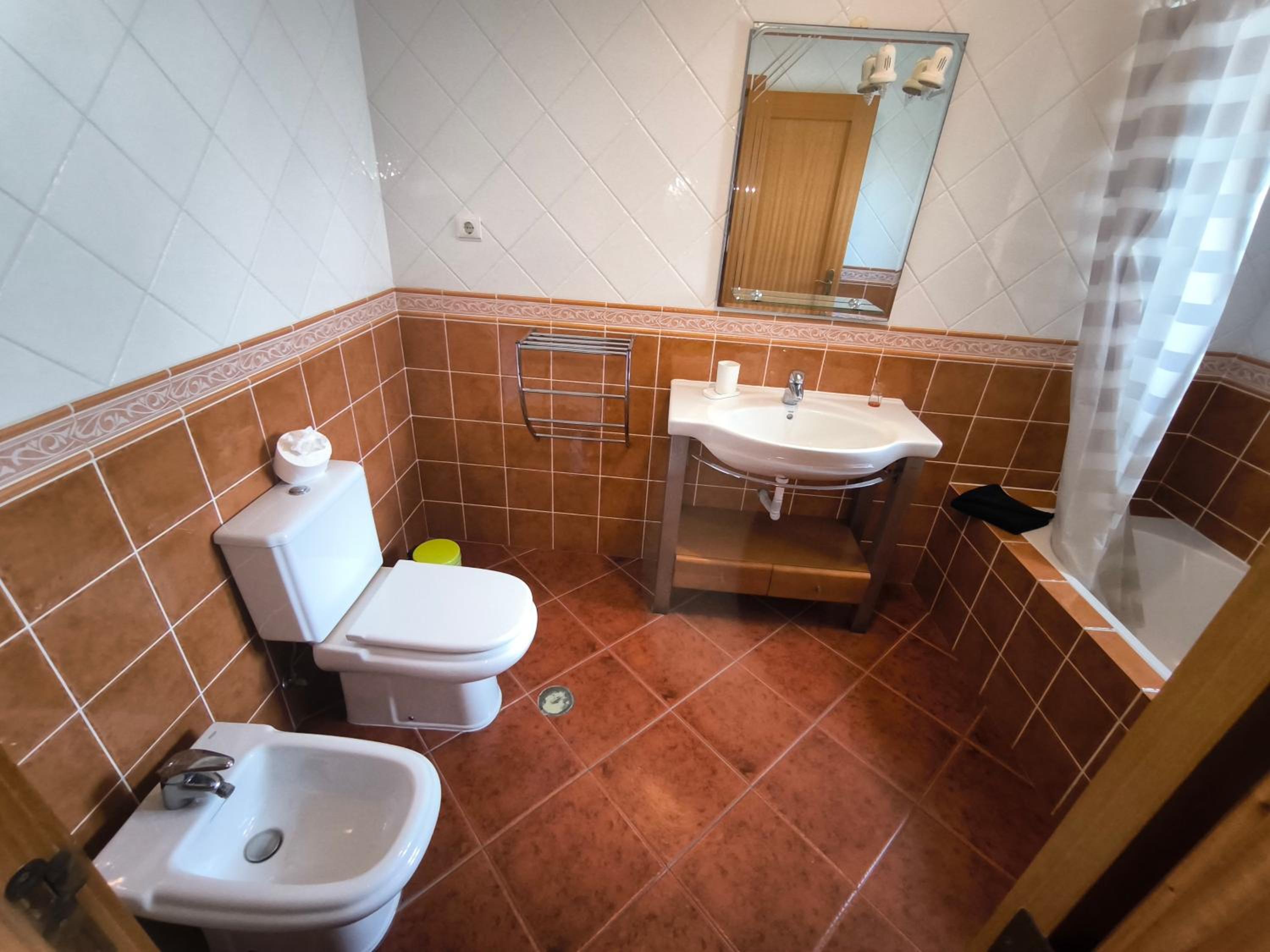 Large Duplex Apartment Pool View en Albufeira — bathroom