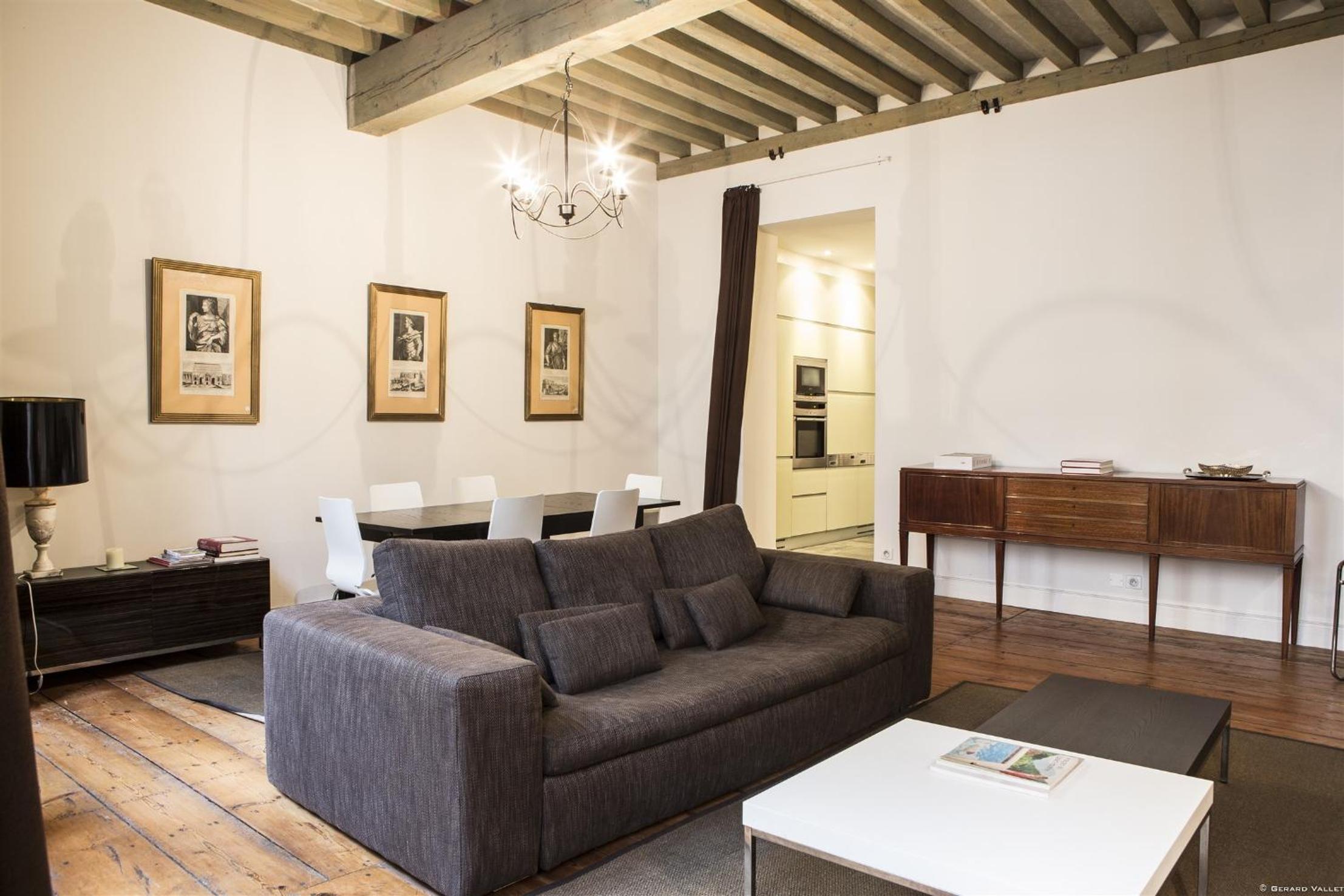 Hotel Descazeaux - Image 1