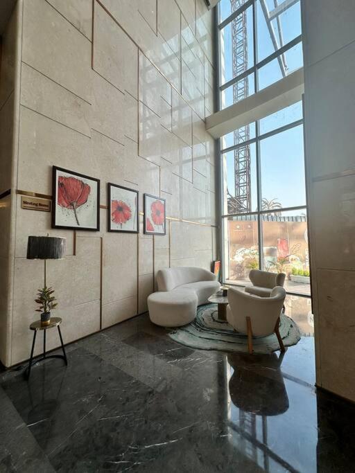White Haven Luxurious Apartment with Riverfront view view 2