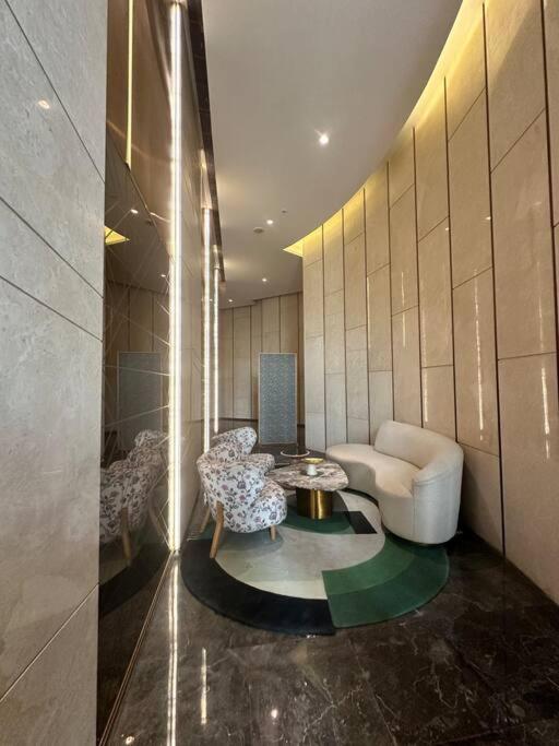 White Haven Luxurious Apartment with Riverfront view view 5