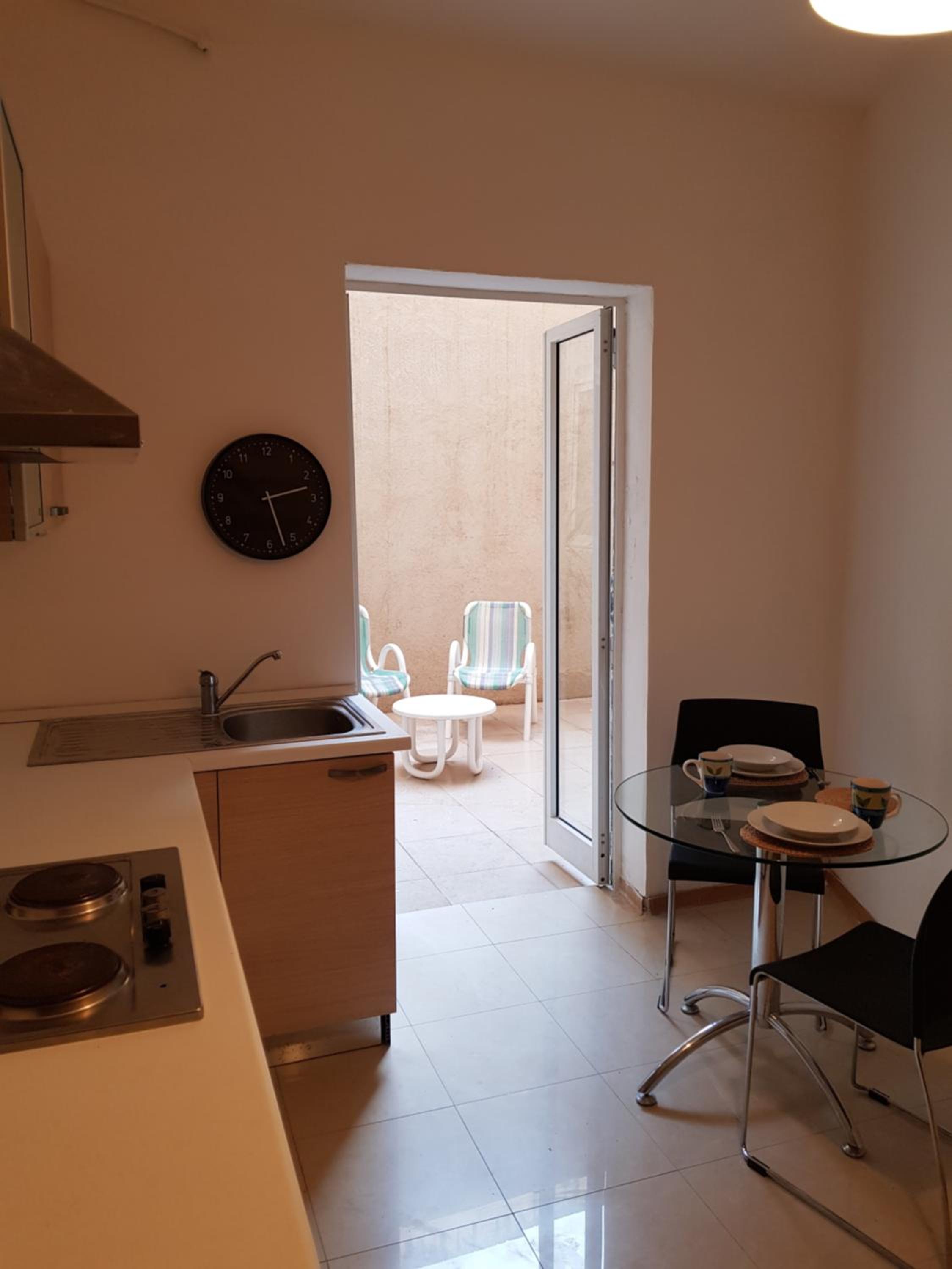 Gorgeous Central Apartment photo 5