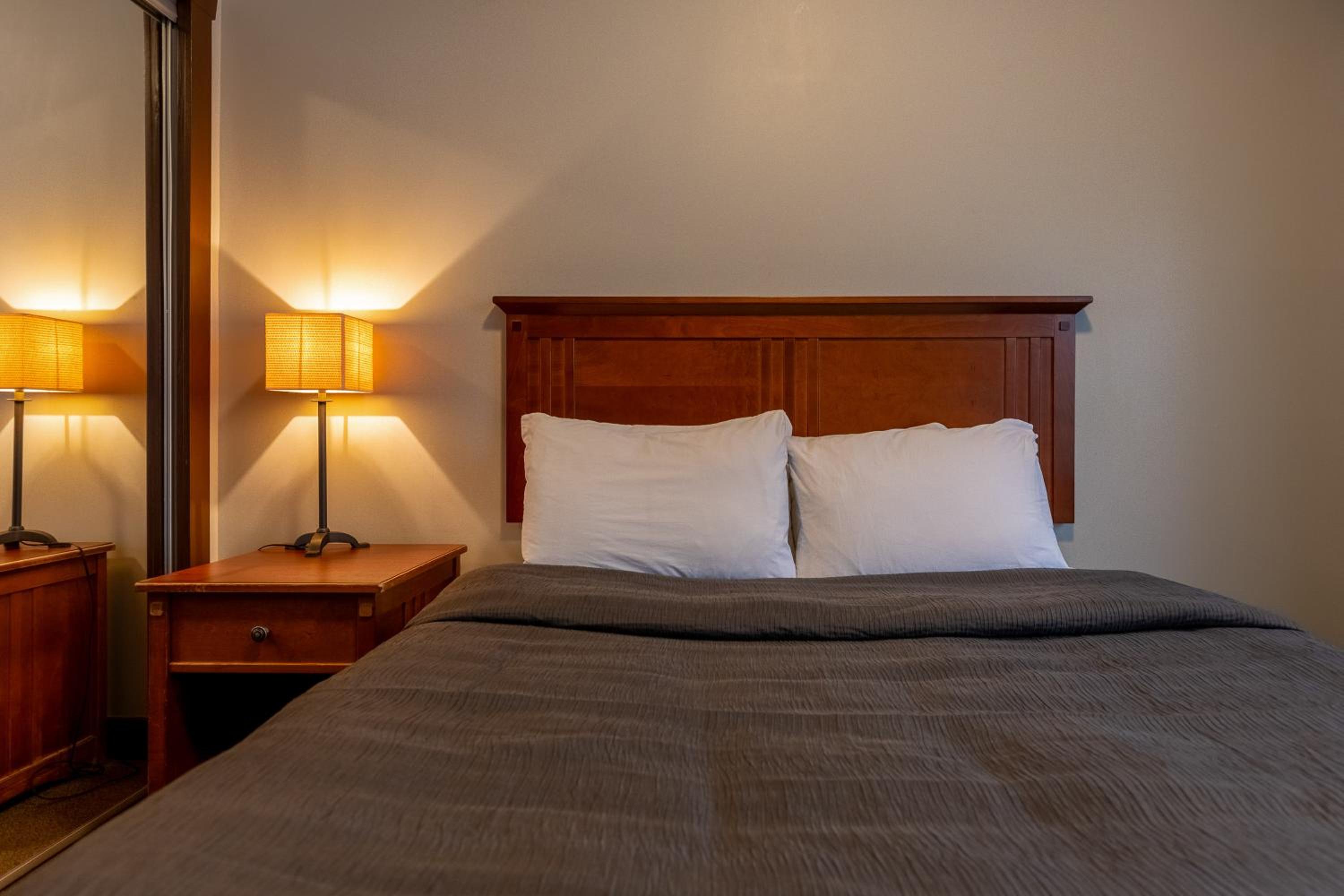 Silver Rock Condominiums by Fernie Central Reservations