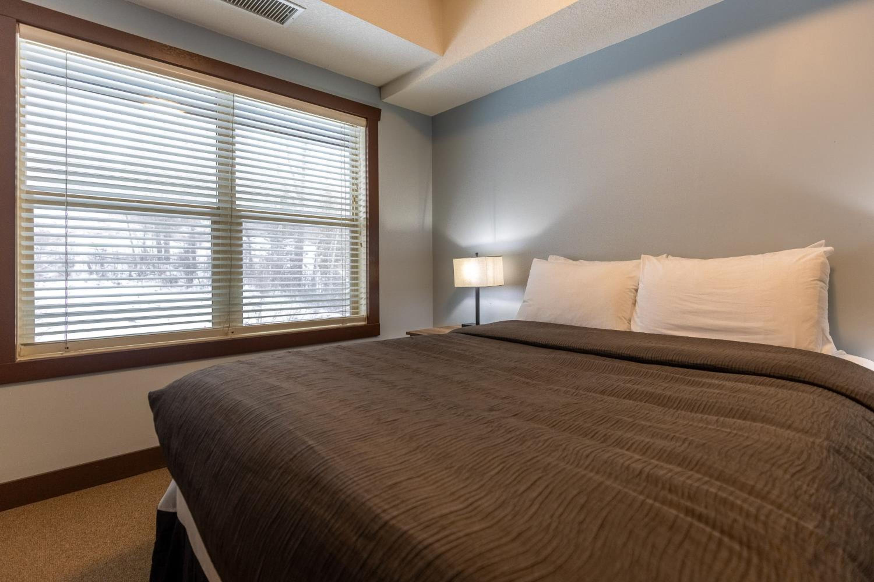 Silver Rock Condominiums by Fernie Central Reservations