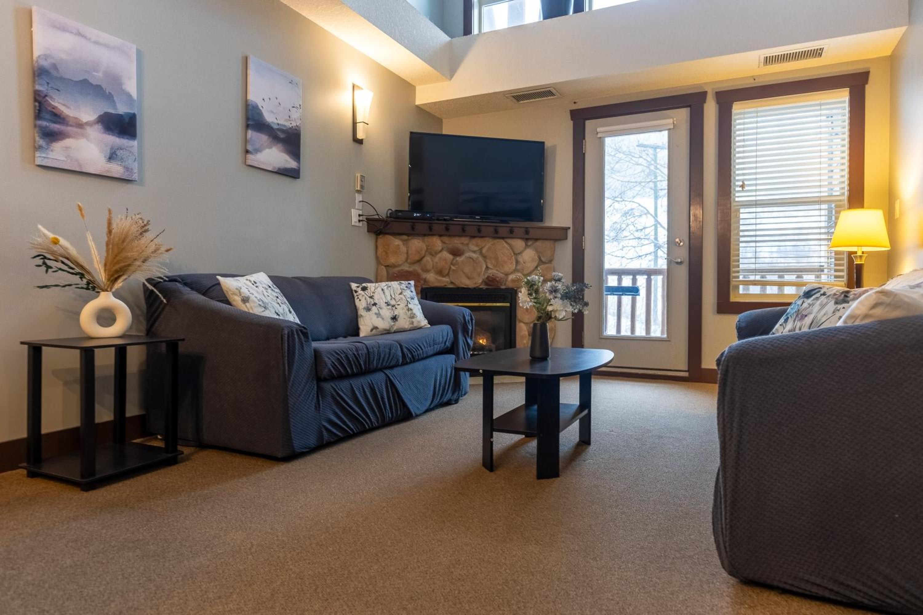 Silver Rock Condominiums by Fernie Central Reservations