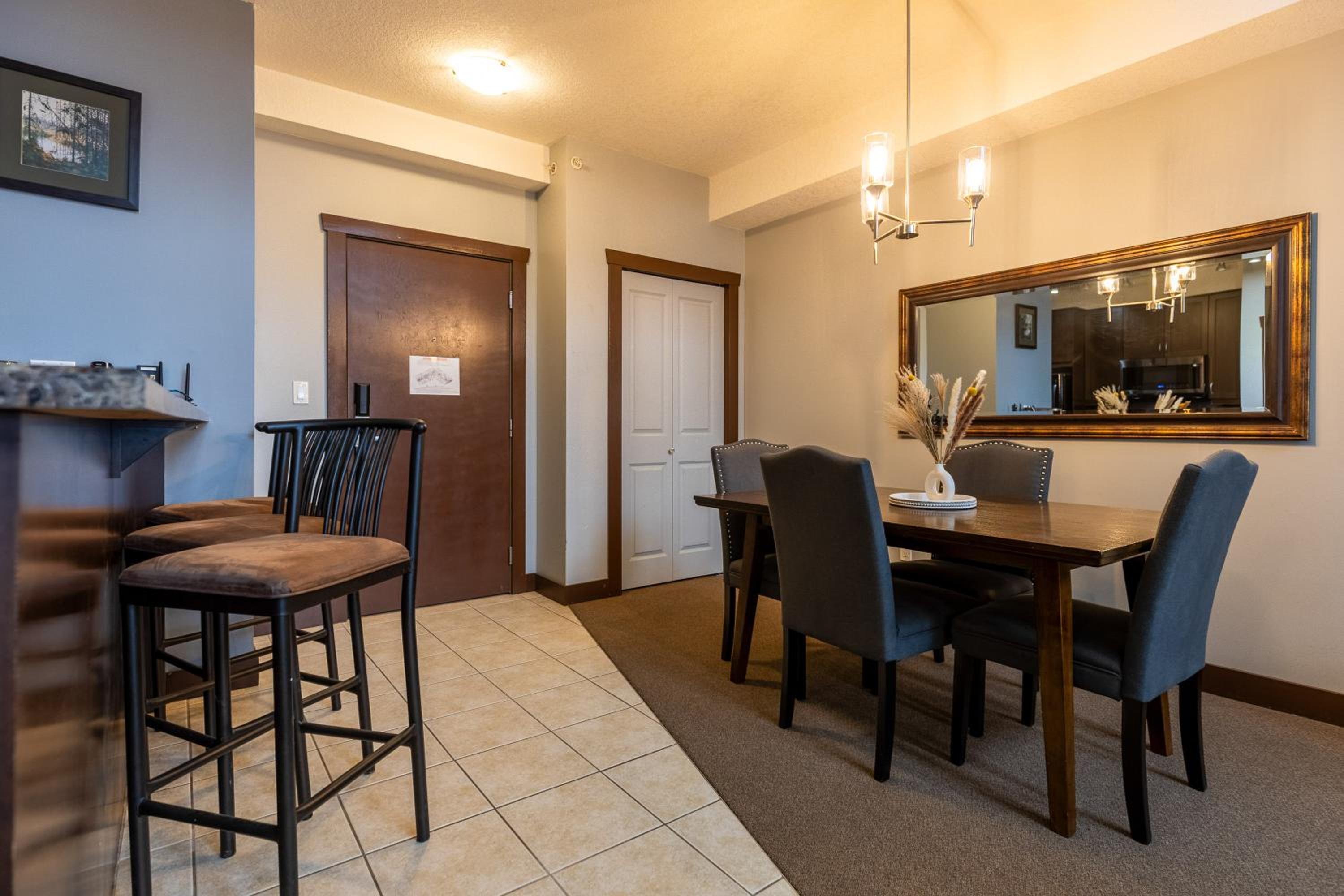 Silver Rock Condominiums by Fernie Central Reservations
