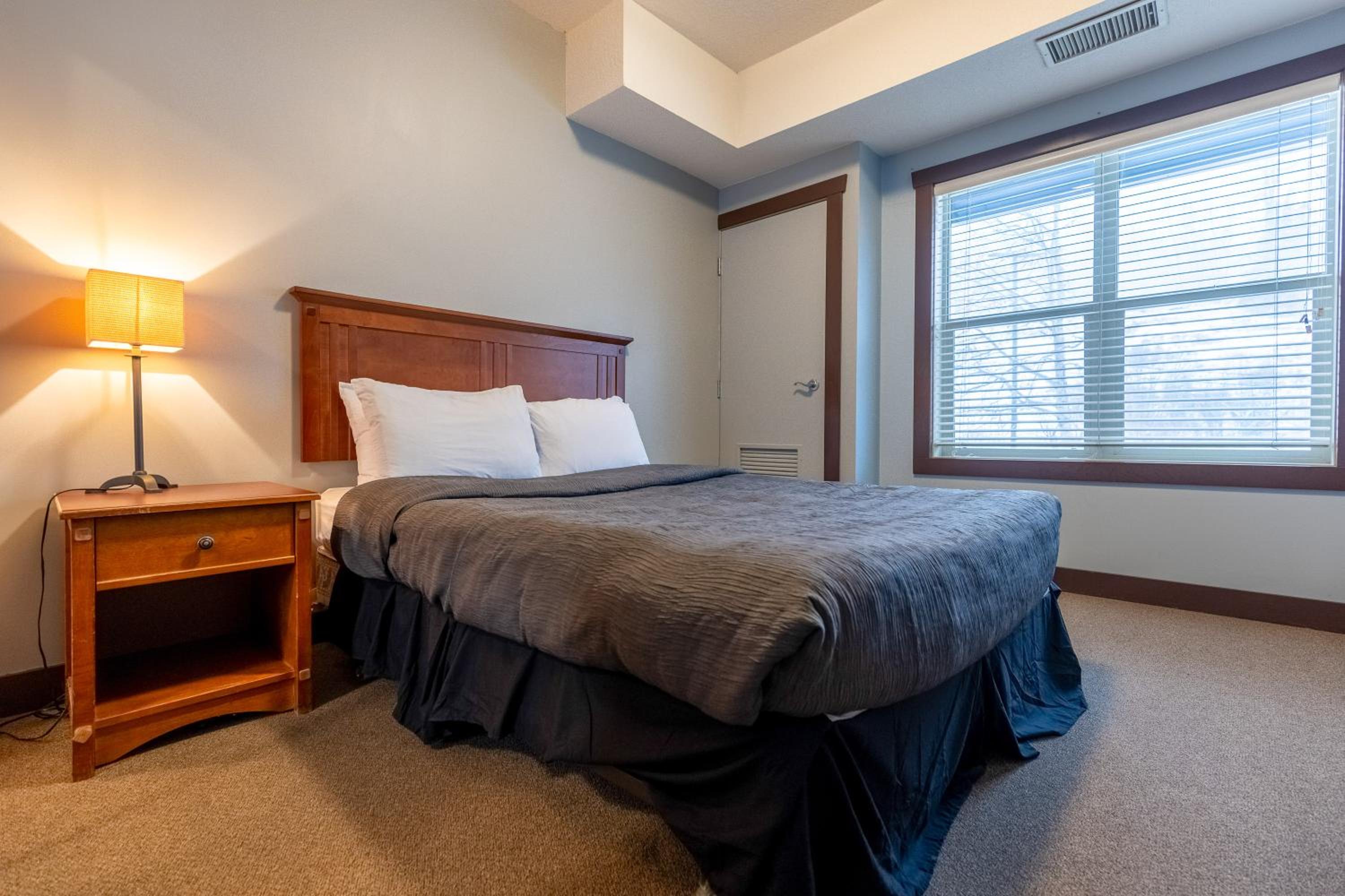 Silver Rock Condominiums by Fernie Central Reservations