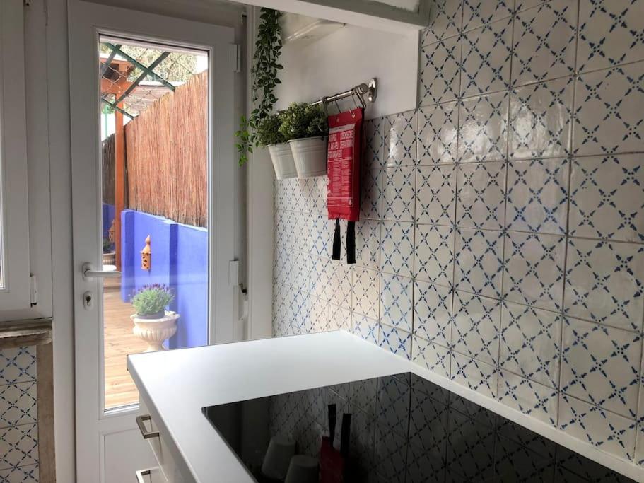 Charming terrace flat. Central & trendy location. view 4