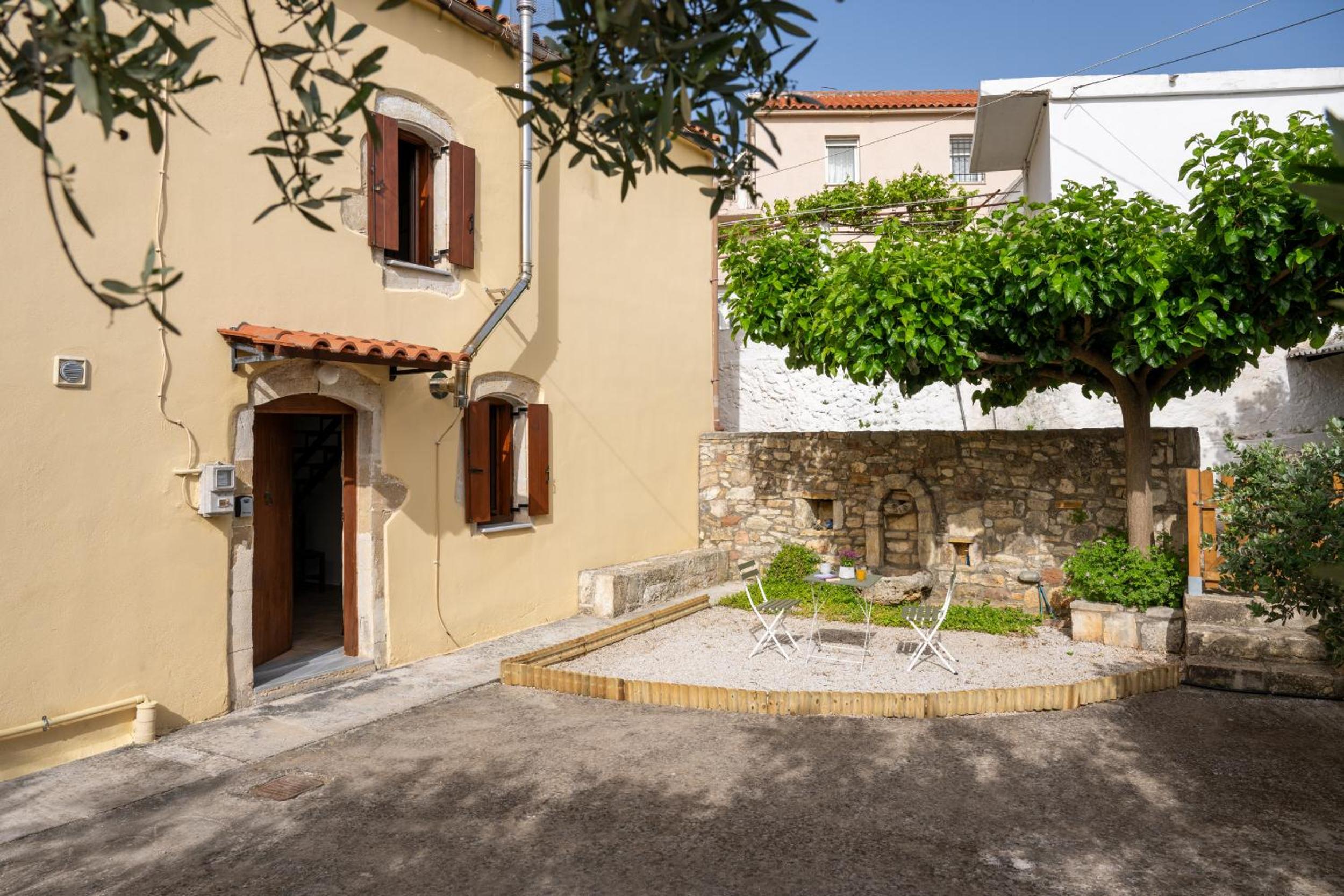 liofito village house
