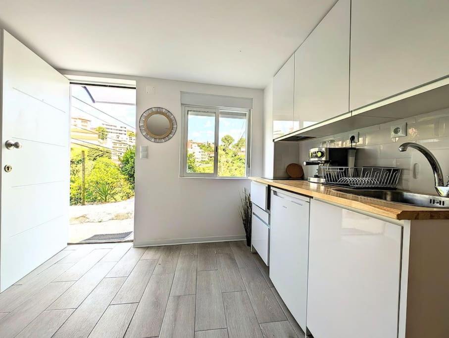 Estúdio Vila Isabel - B en Coimbra — kitchen