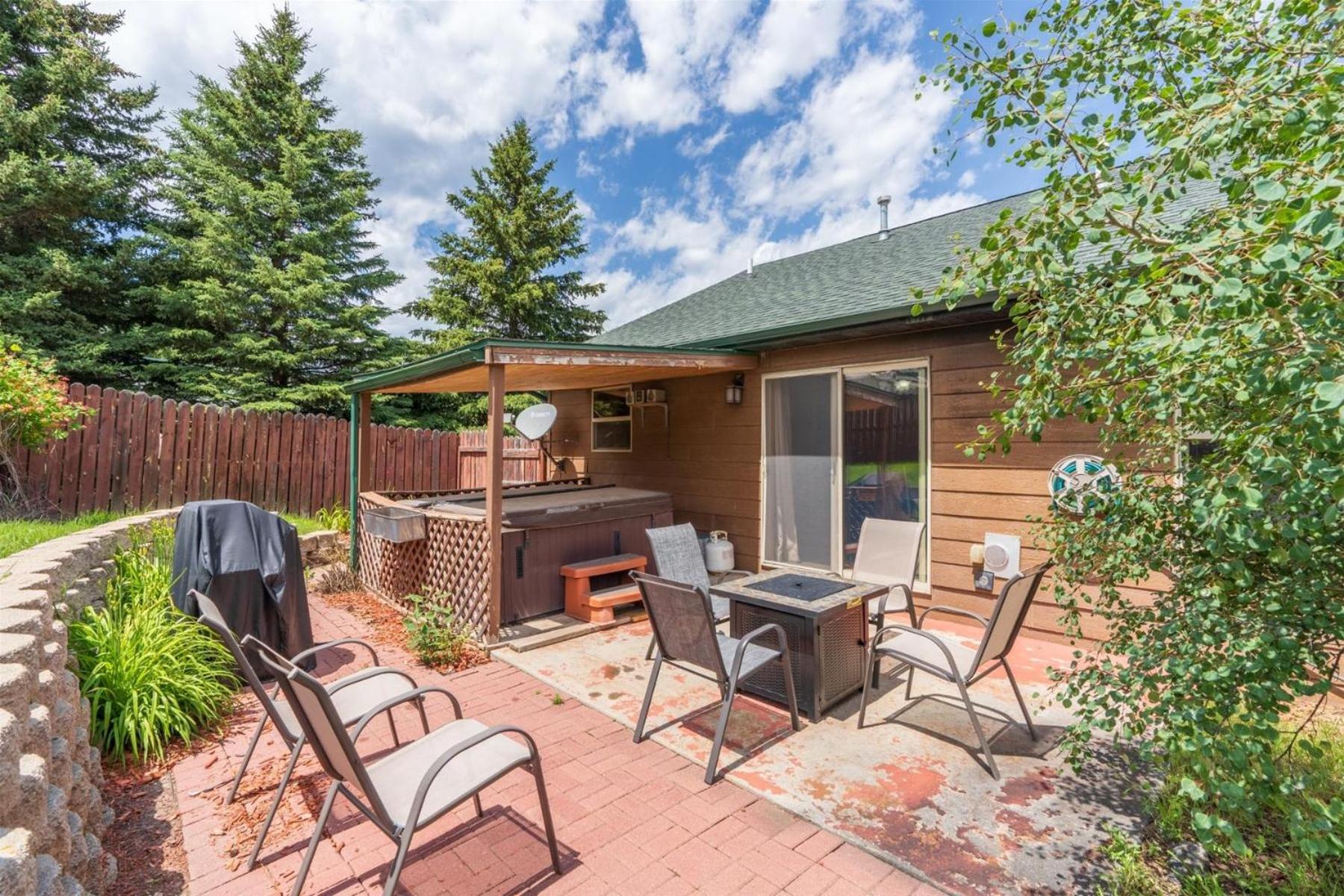 Hotel Park Creek Place | 3 Bed, 2 Bath