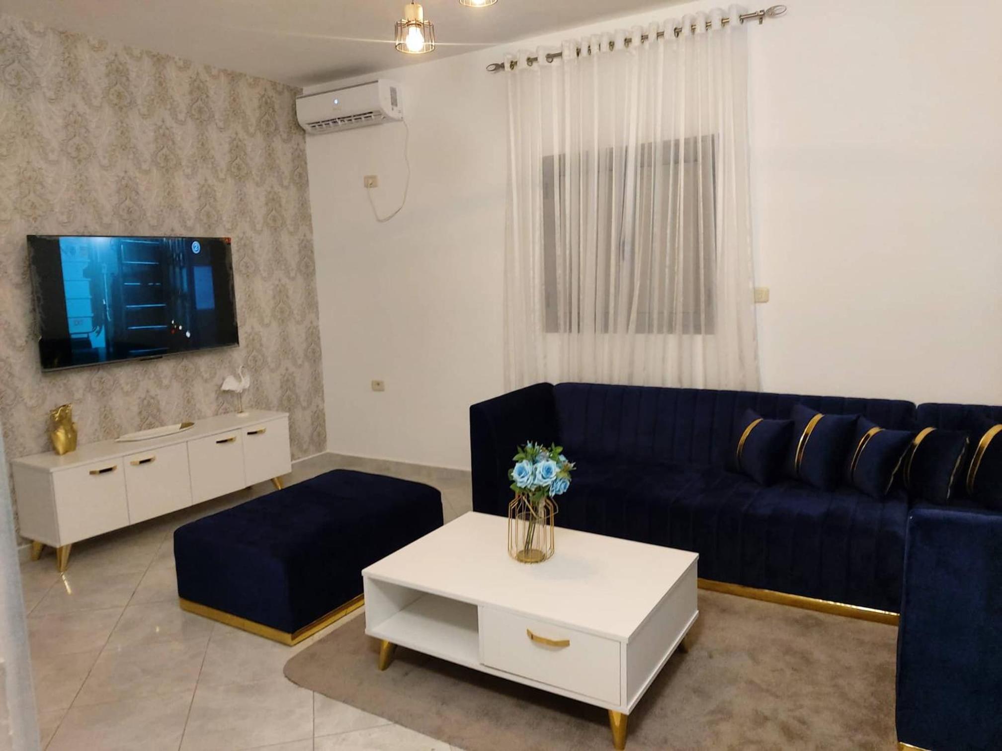Villa LELLA HADHERYA
