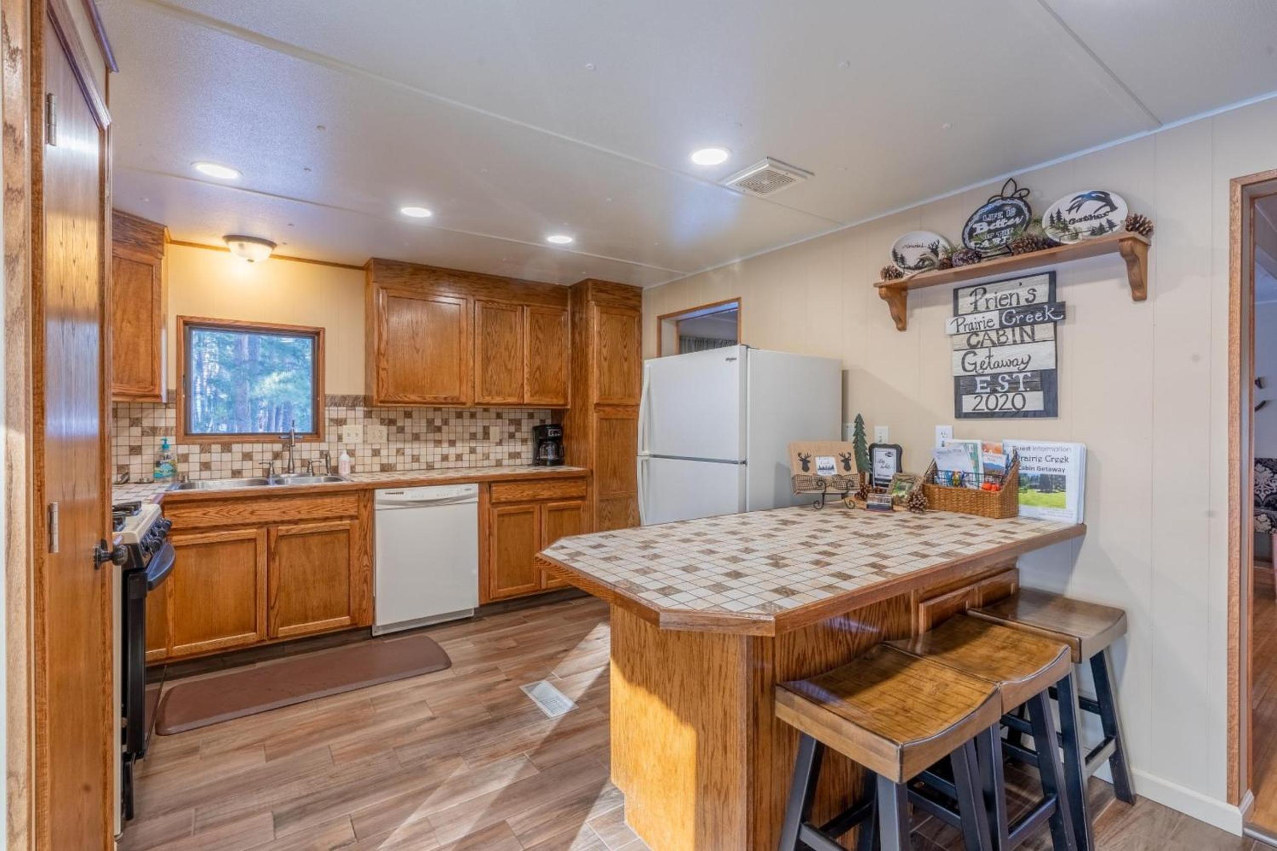 Prairie Creek Cabin w/Hot tub view 2