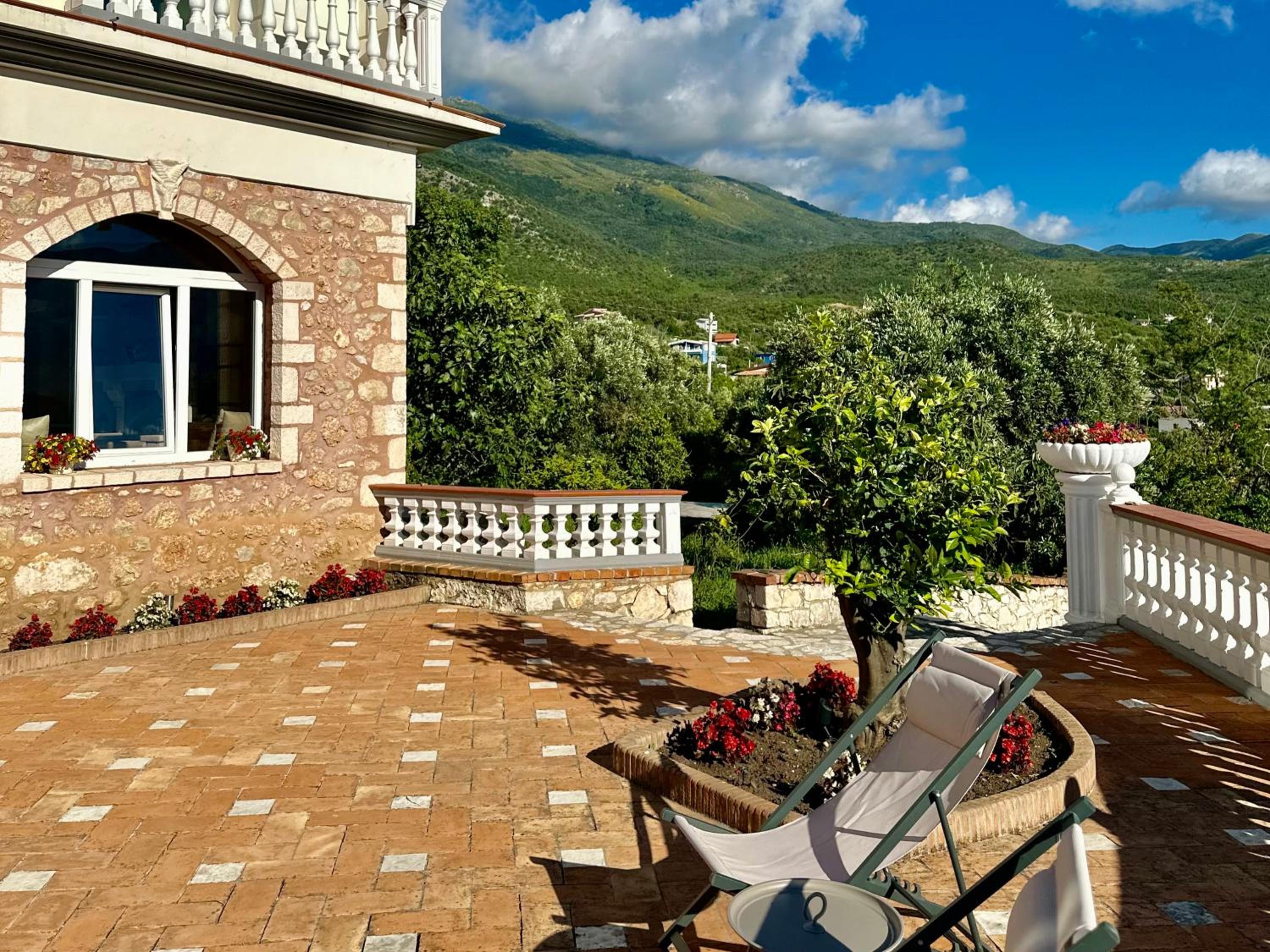 Villa Tragos