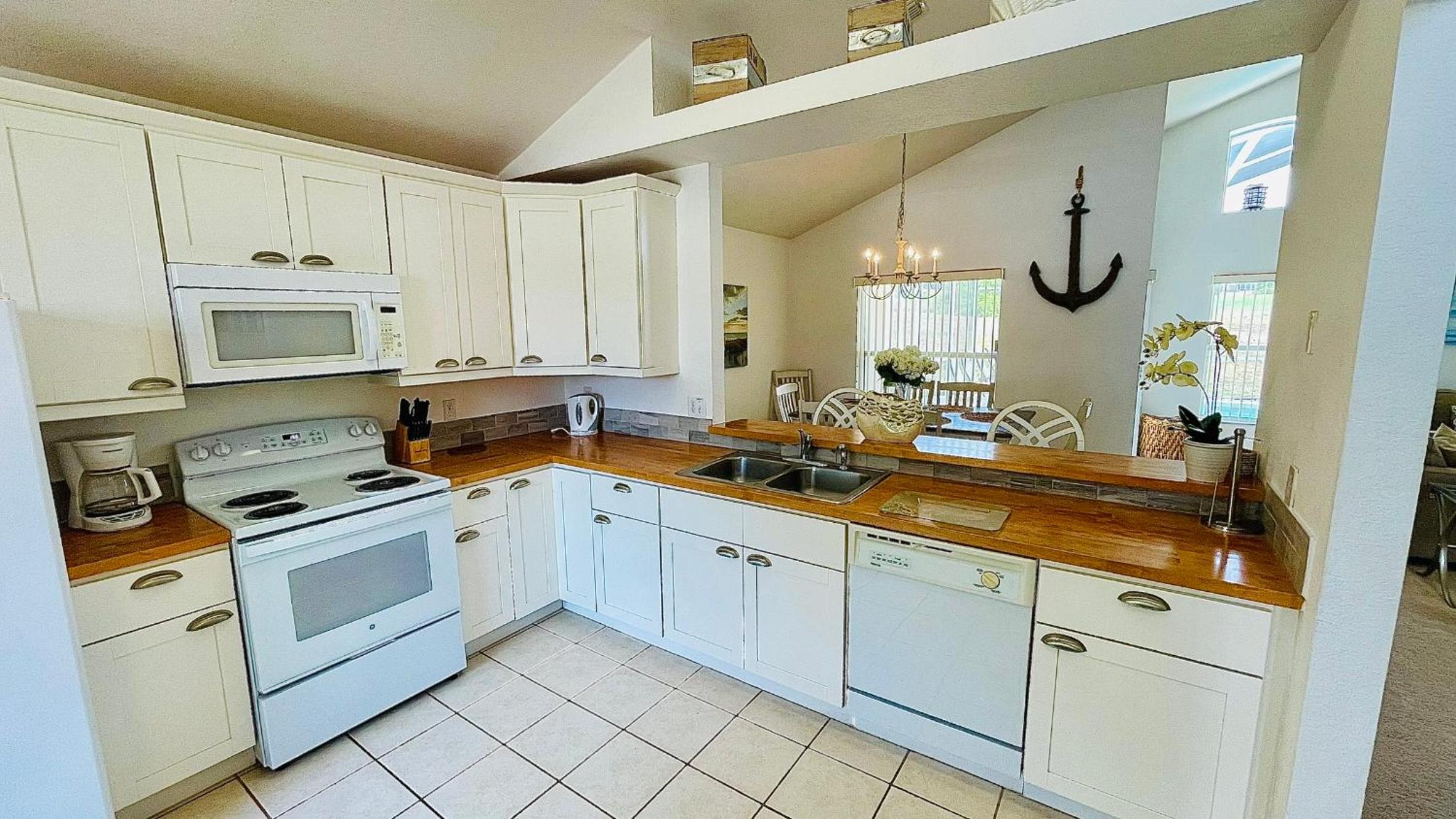 4 Bed Pool Home On Golf Community 626 view 3