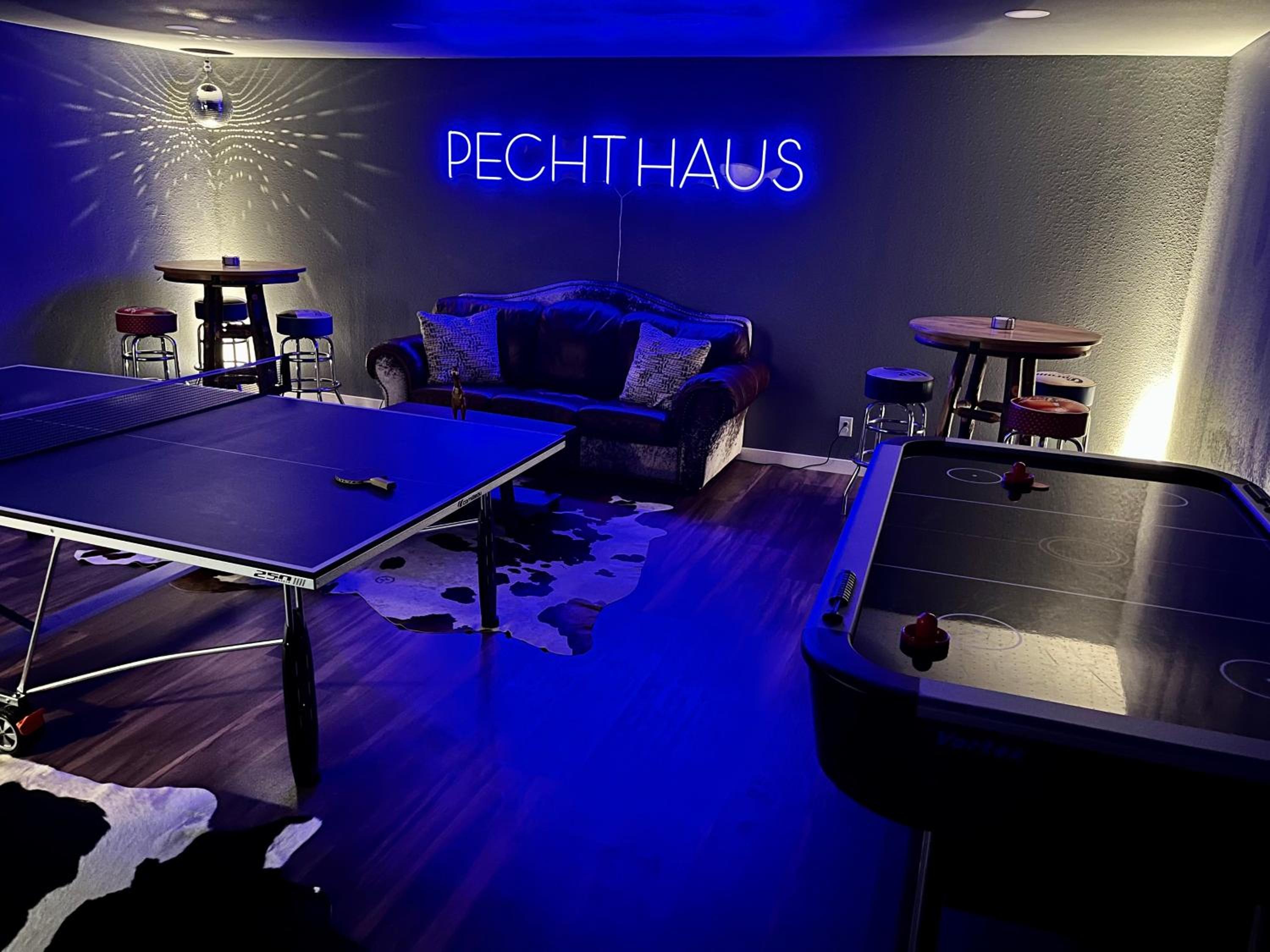 Pecht Haus