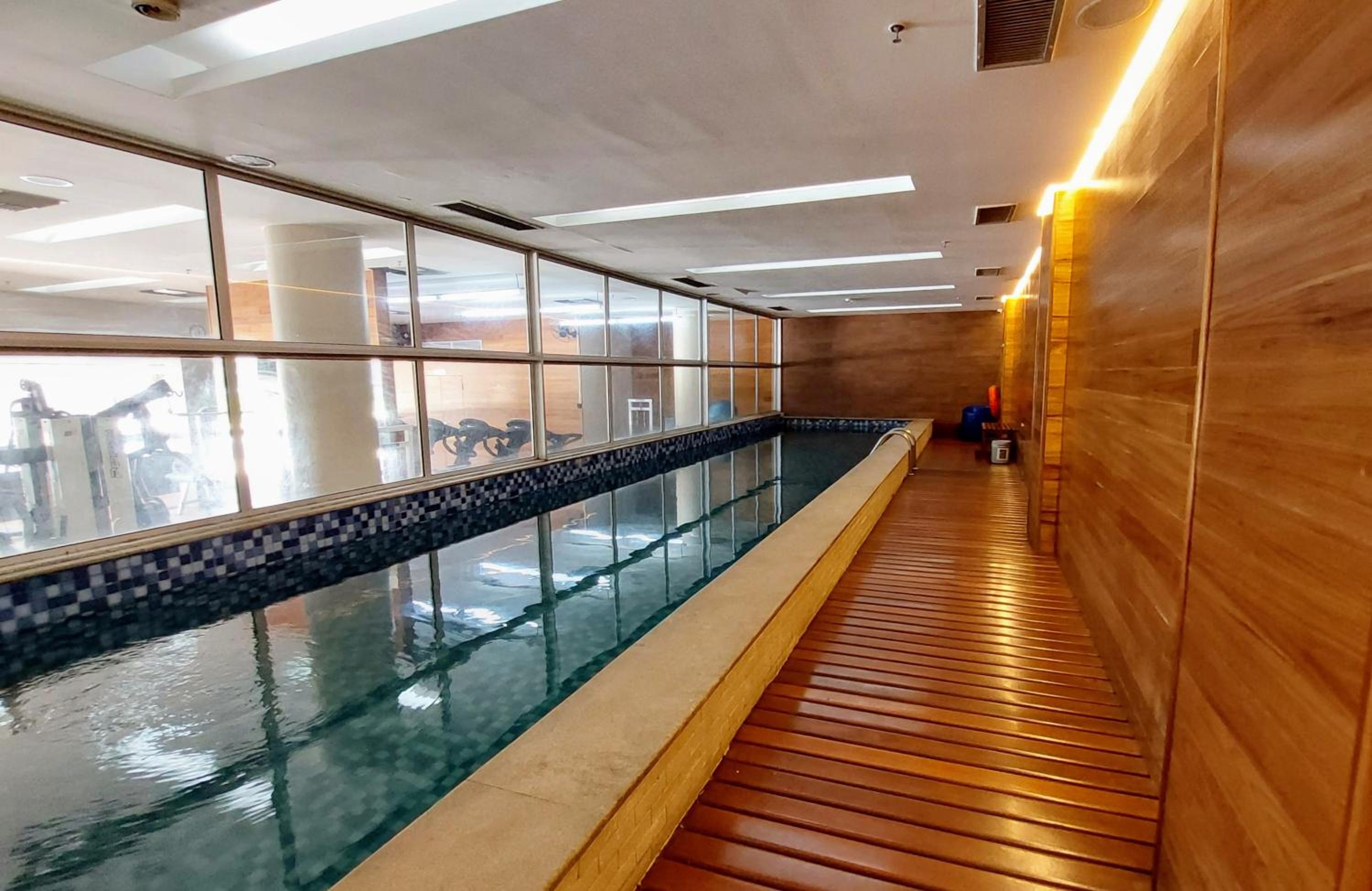 Vision, local nota 10! Academia, sauna e piscinas.