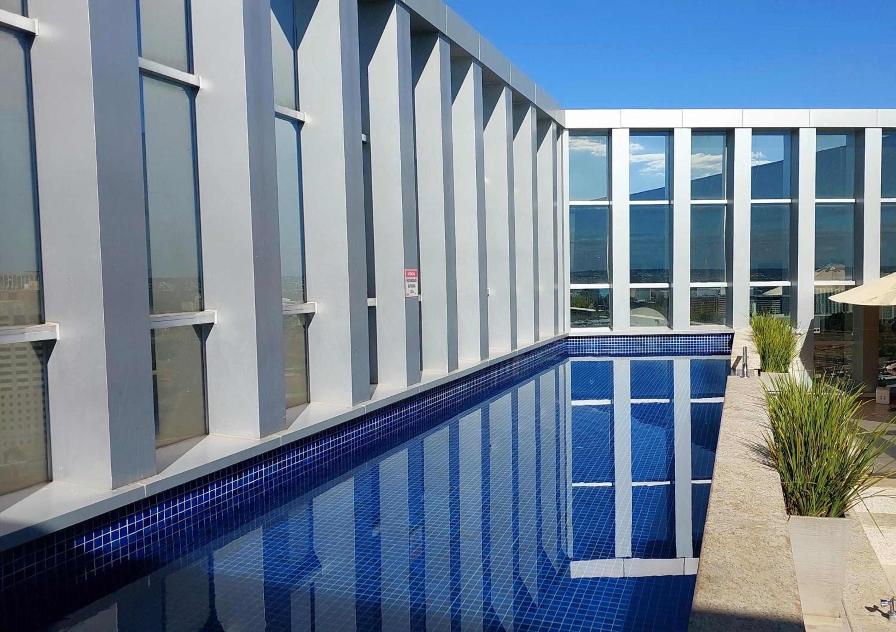 Vision, local nota 10! Academia, sauna e piscinas.