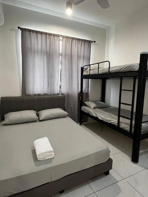 Sun Executive Suite Entire Unit at Bayan Lepas for 6 pax