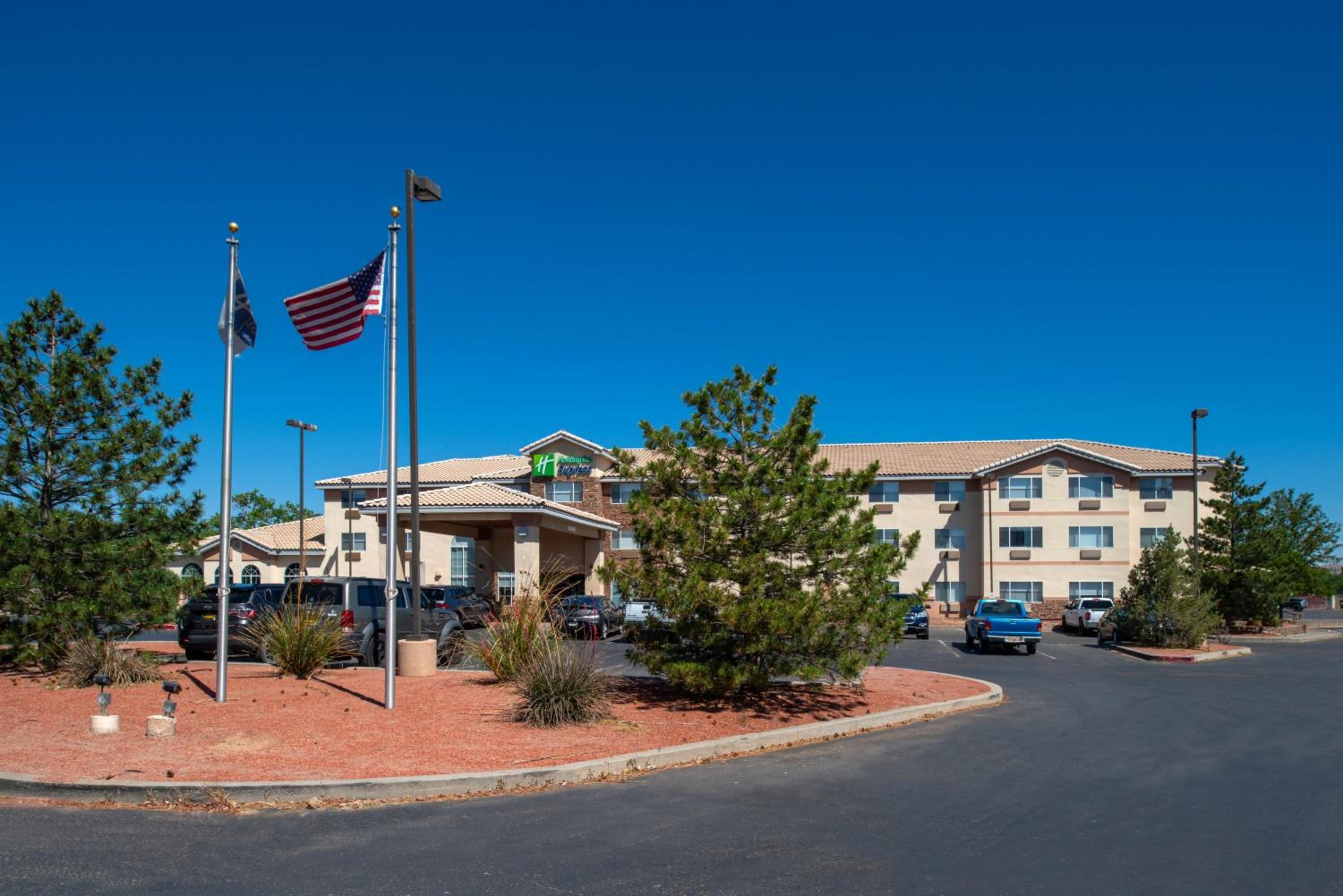 Farmington Vacations - Holiday Inn Express Hotel  Suites Farmington, an IHG Hotel - Property Image 1