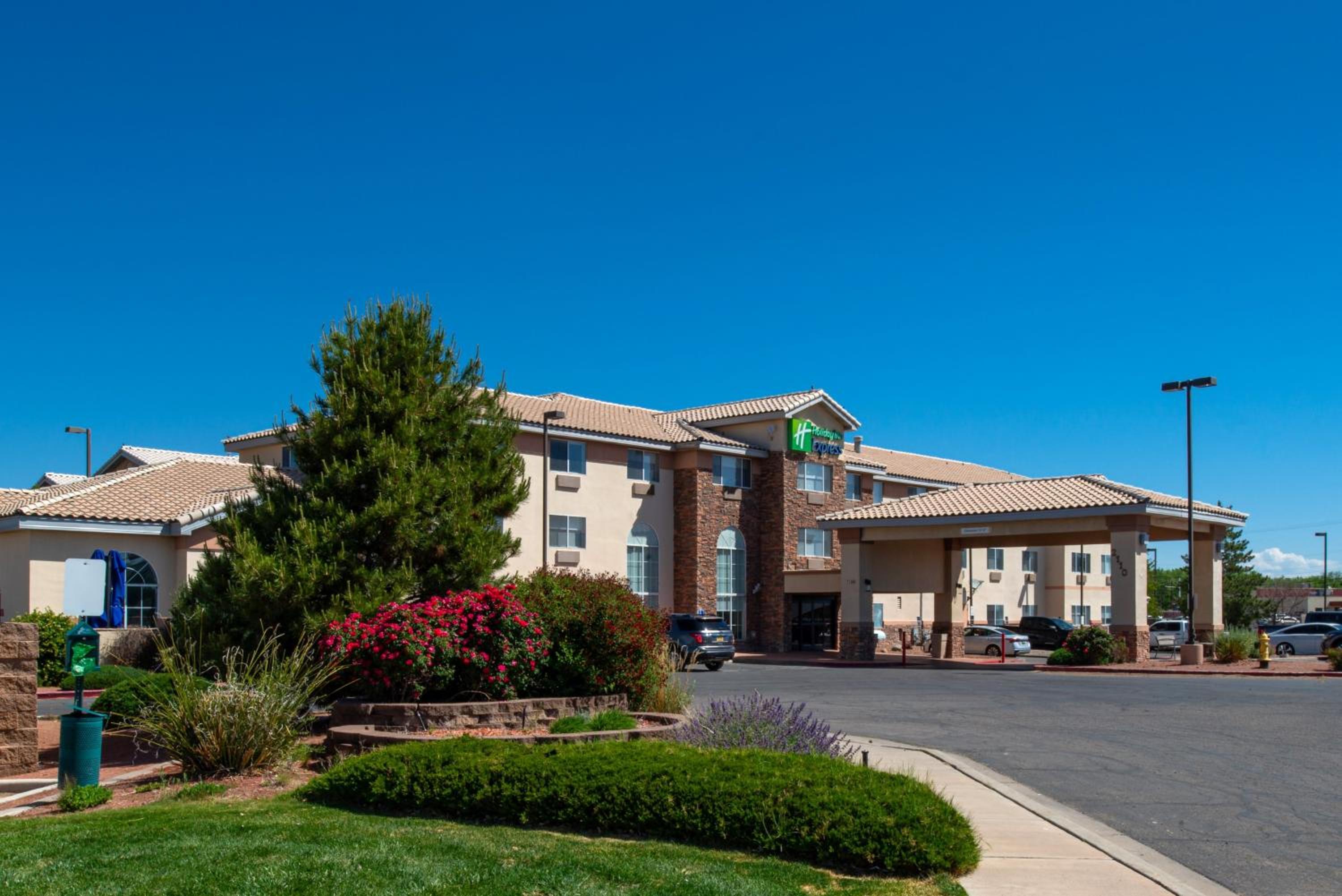Farmington Vacations - Holiday Inn Express Hotel  Suites Farmington, an IHG Hotel - Property Image 1