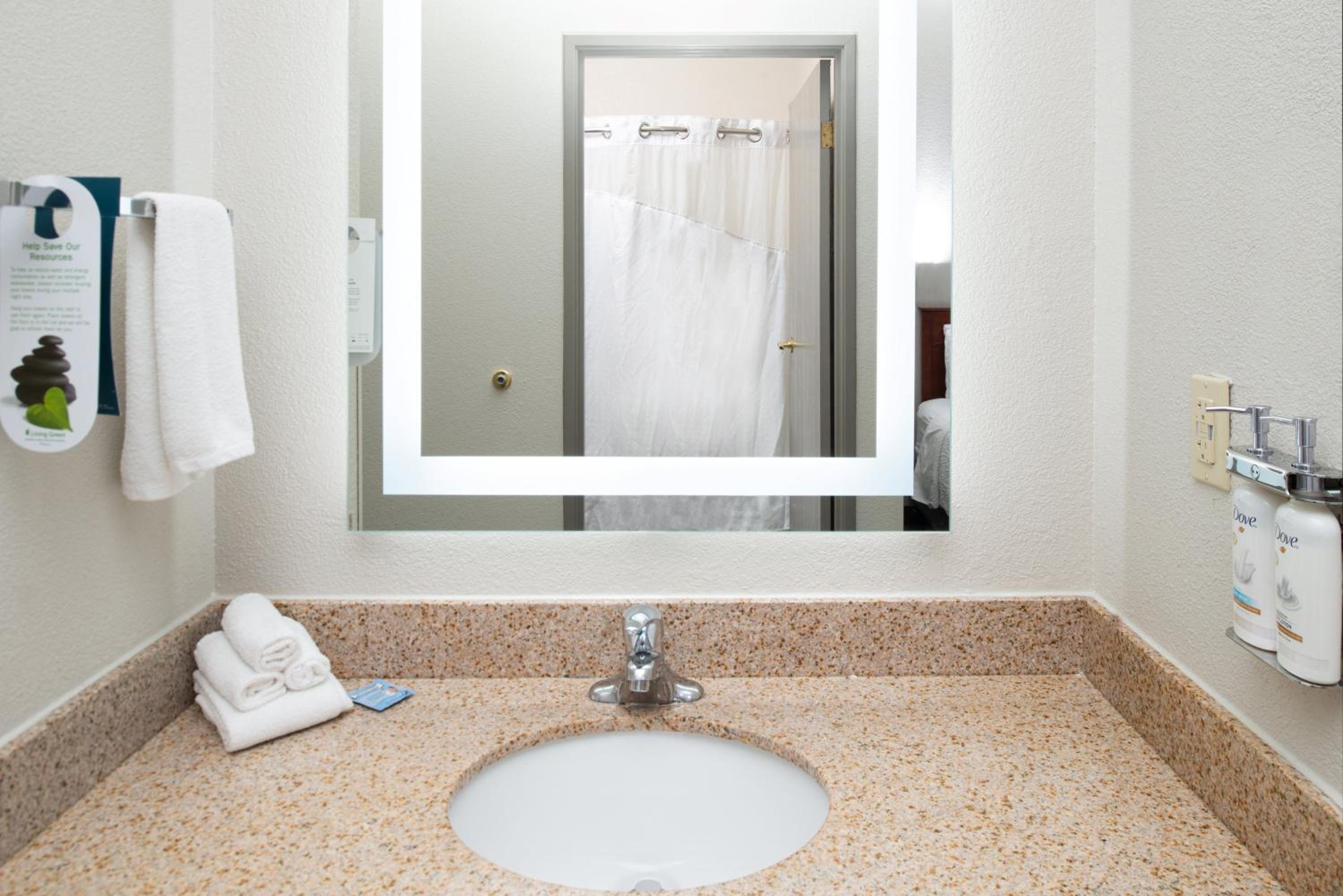 Farmington Vacations - Holiday Inn Express Hotel  Suites Farmington, an IHG Hotel - Property Image 3