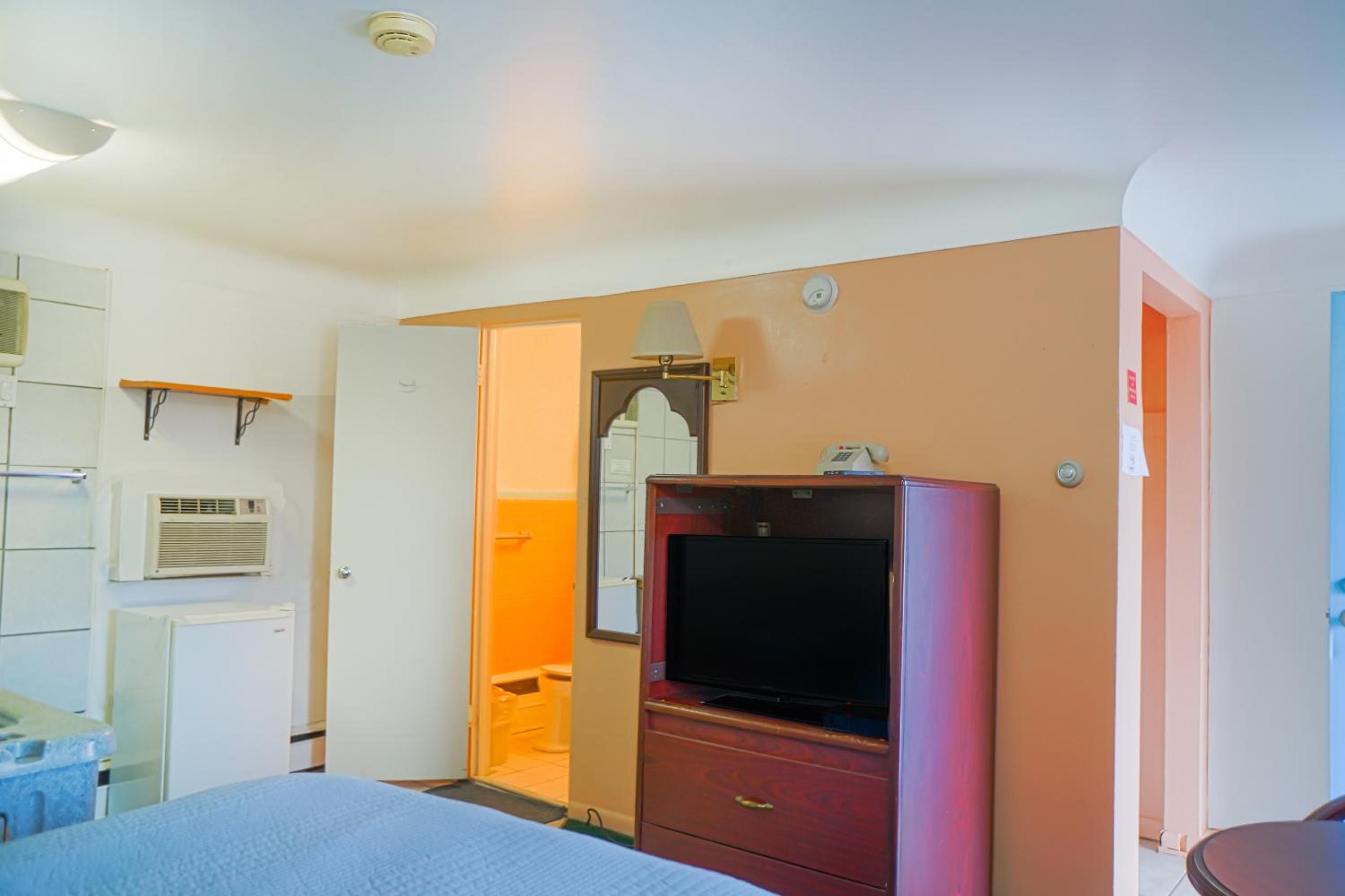 Bay City Vacations - Bay Motel By OYO Bay City - Property Image 4