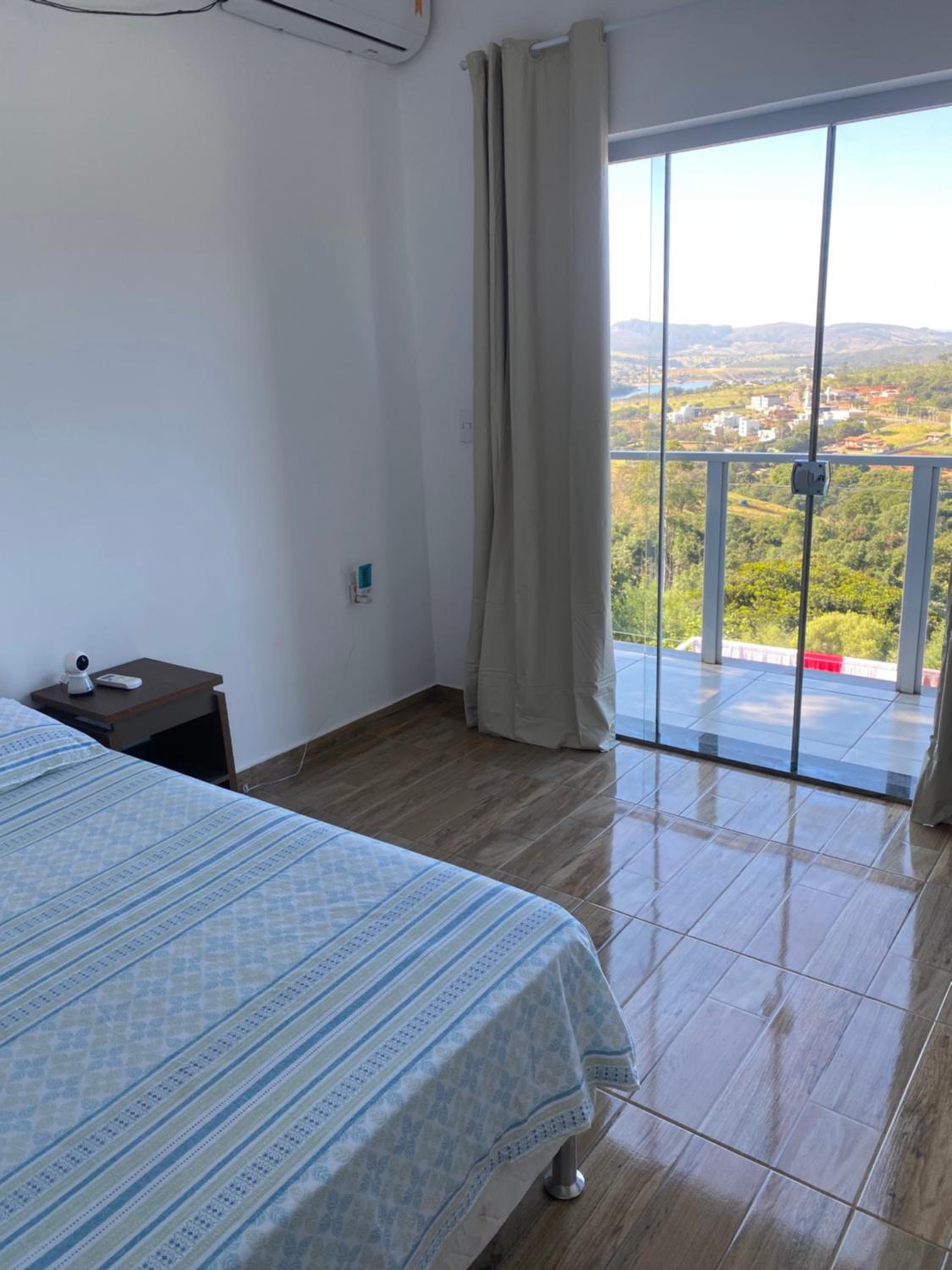 Casa Capitólio com Vista para Escarpas do Lago