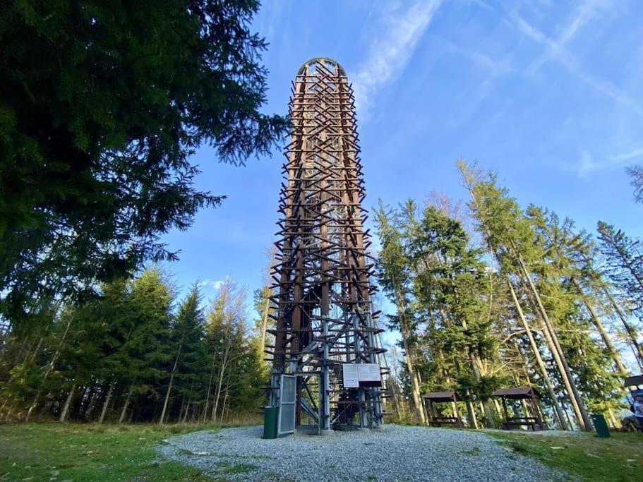 Dráždní domek na samotě u lesa
