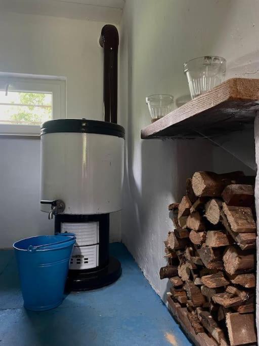 Dráždní domek na samotě u lesa