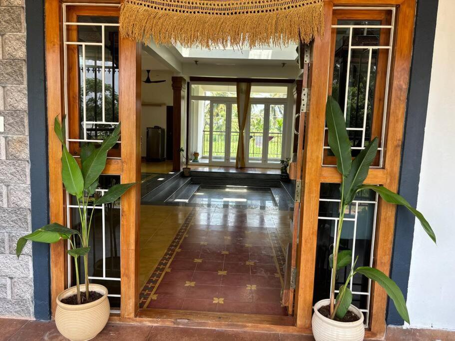 Honolu Farm stay, Luxury 4 room courtyard villa view 3