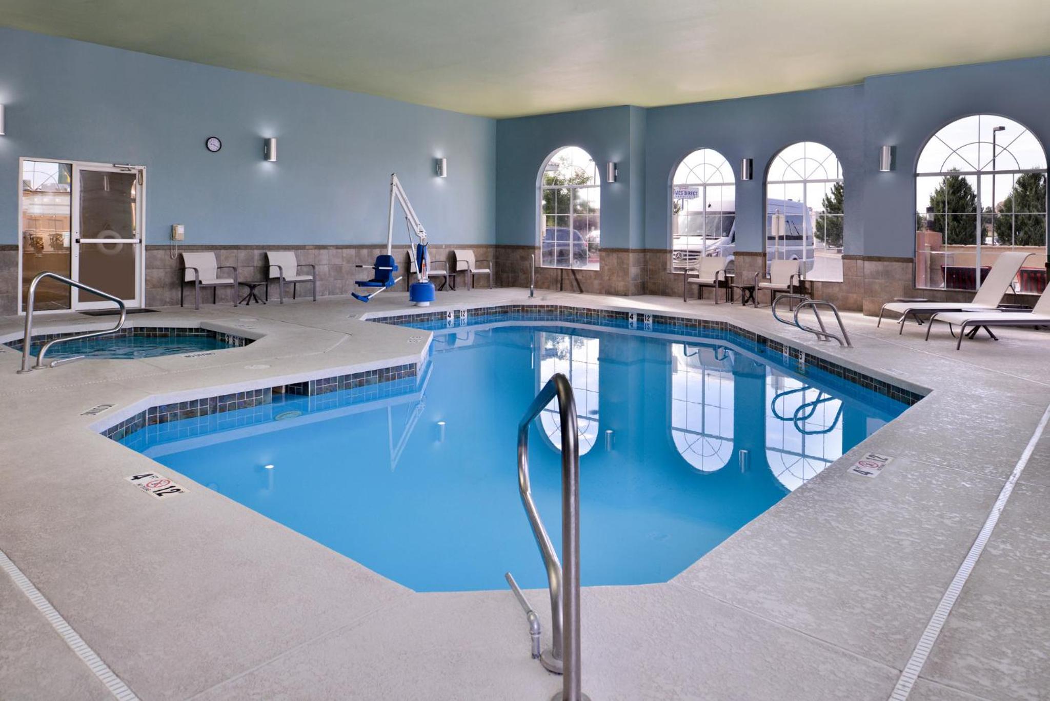 Farmington Vacations - Holiday Inn Express Hotel  Suites Farmington, an IHG Hotel - Property Image 6