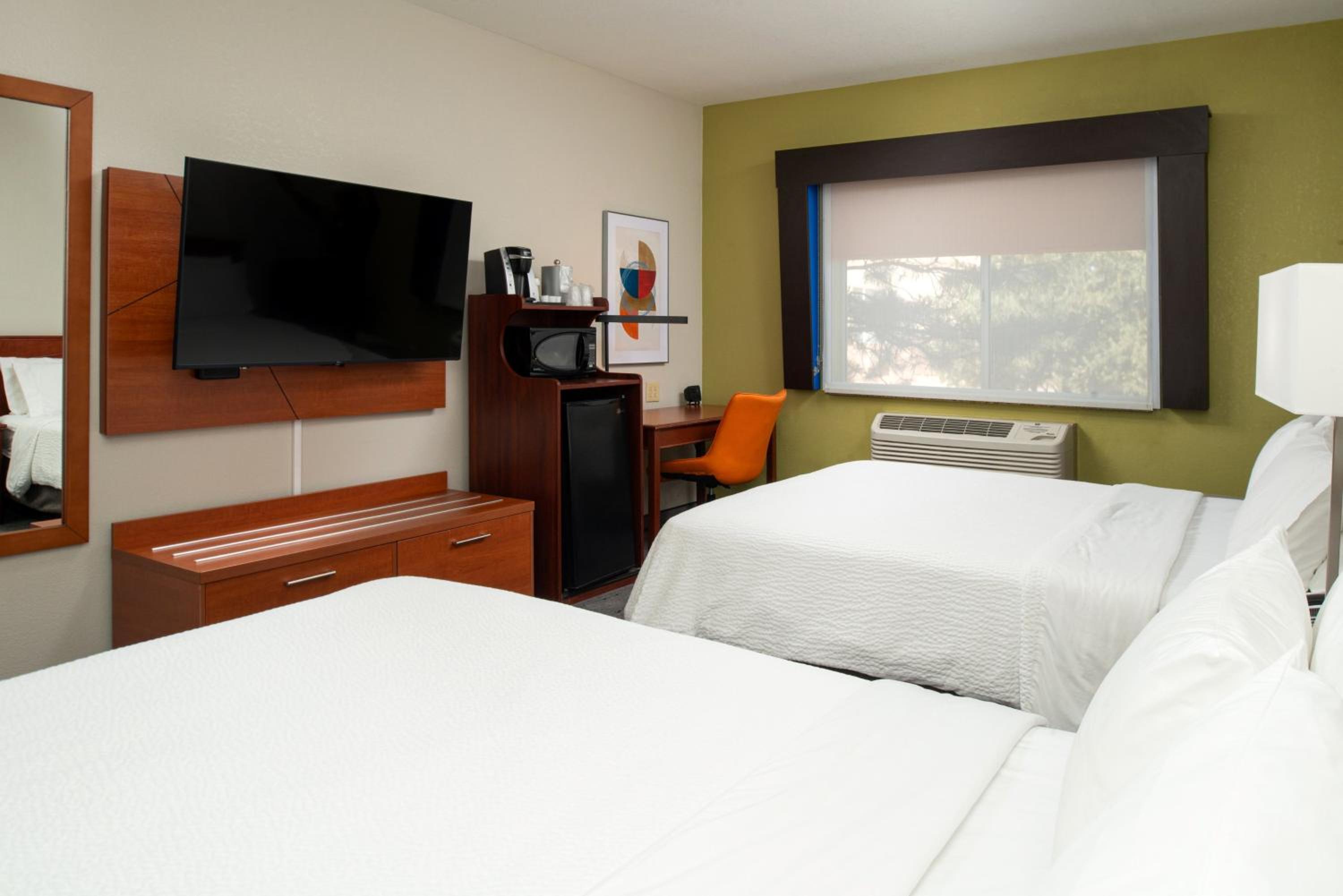 Farmington Vacations - Holiday Inn Express Hotel  Suites Farmington, an IHG Hotel - Property Image 22