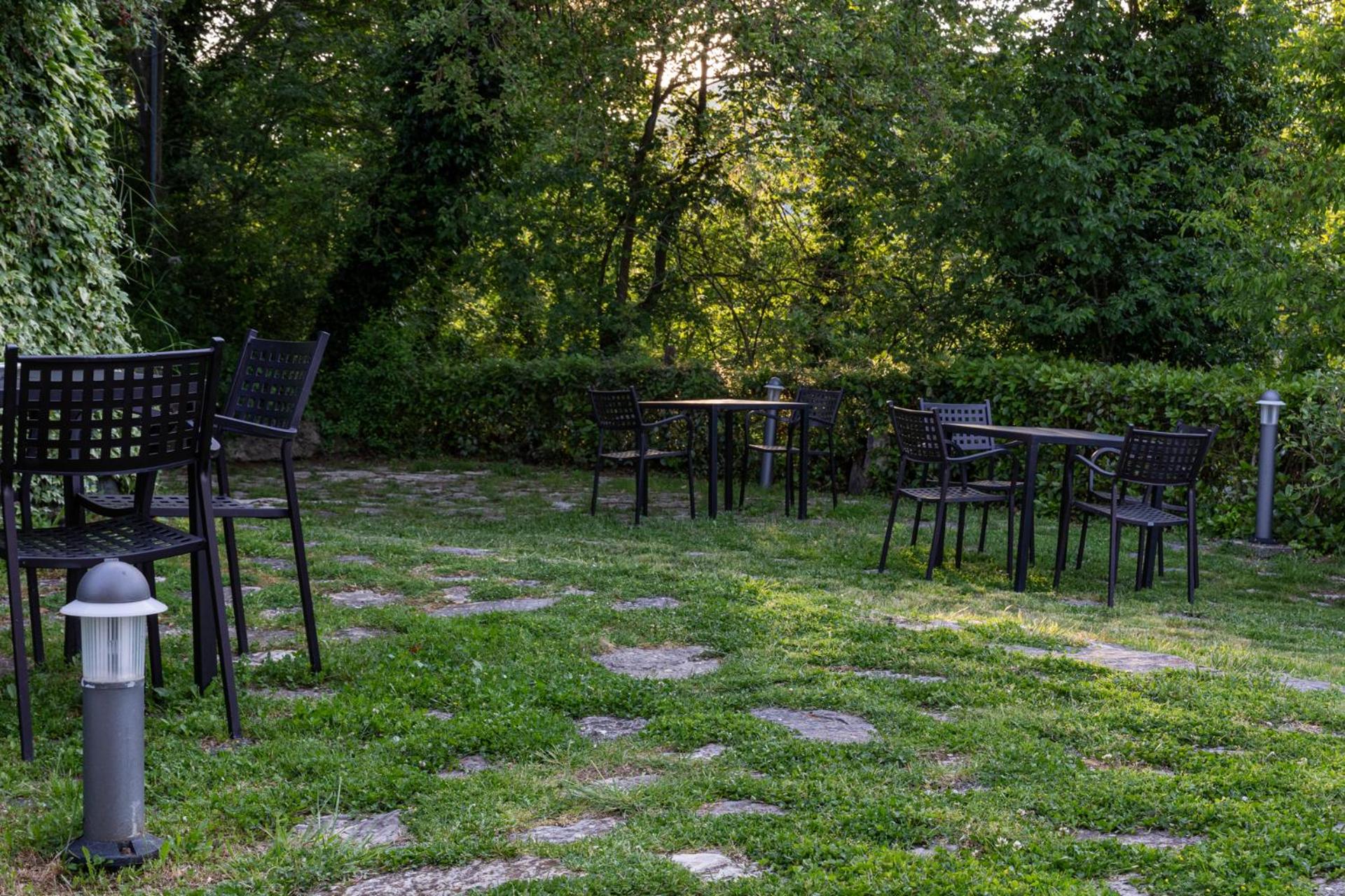 Photo 104