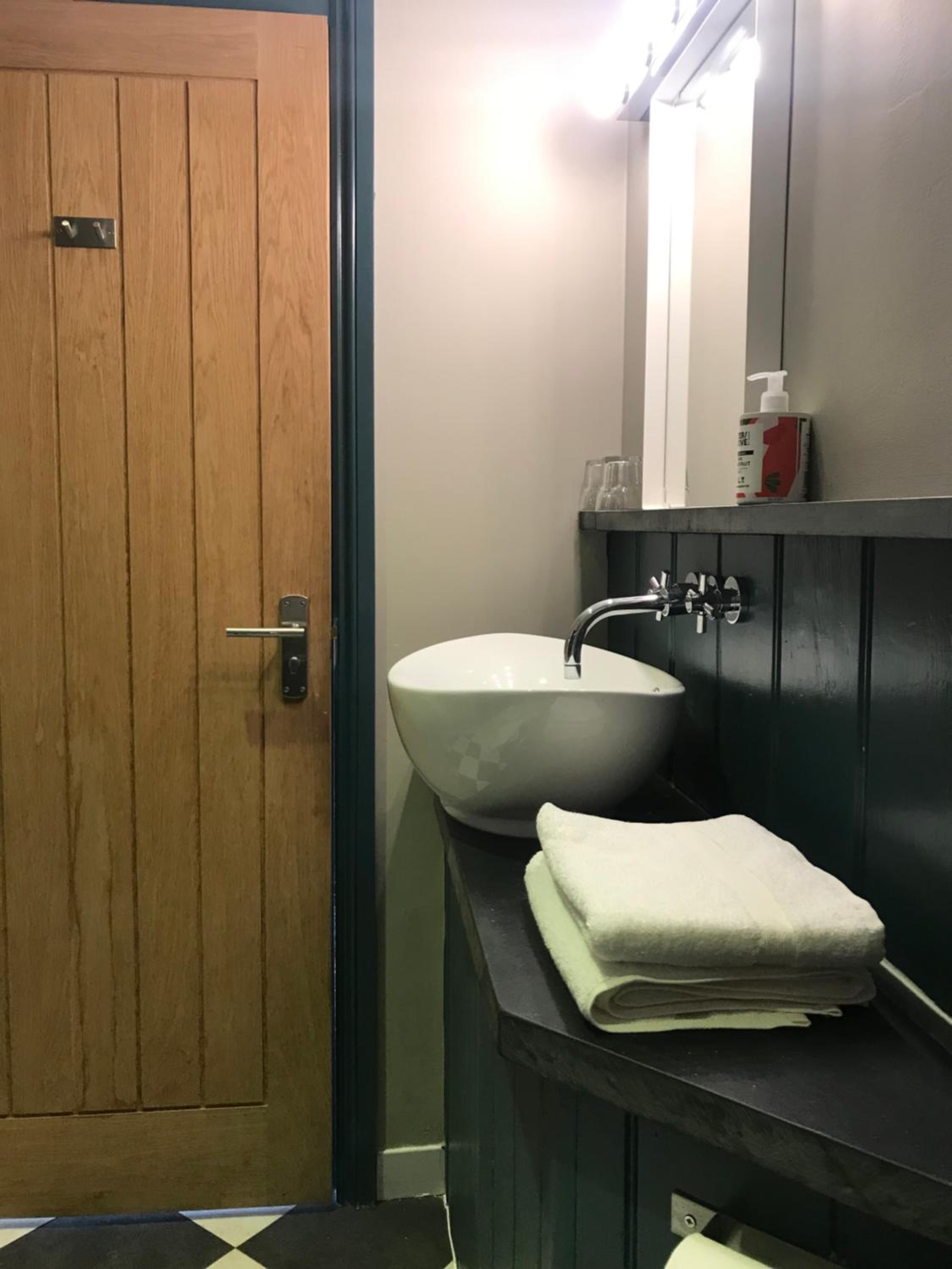 Photo 16