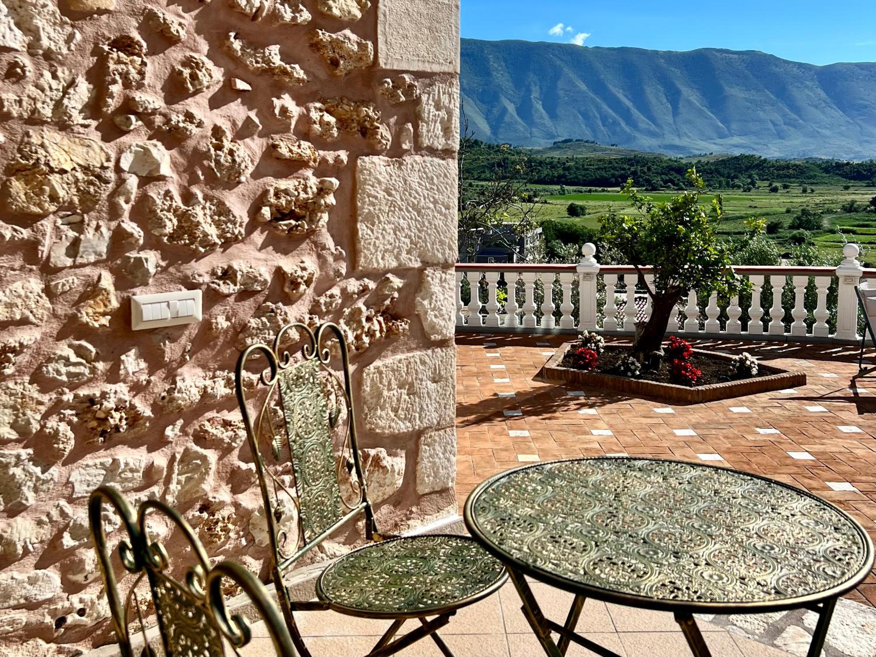Villa Tragos
