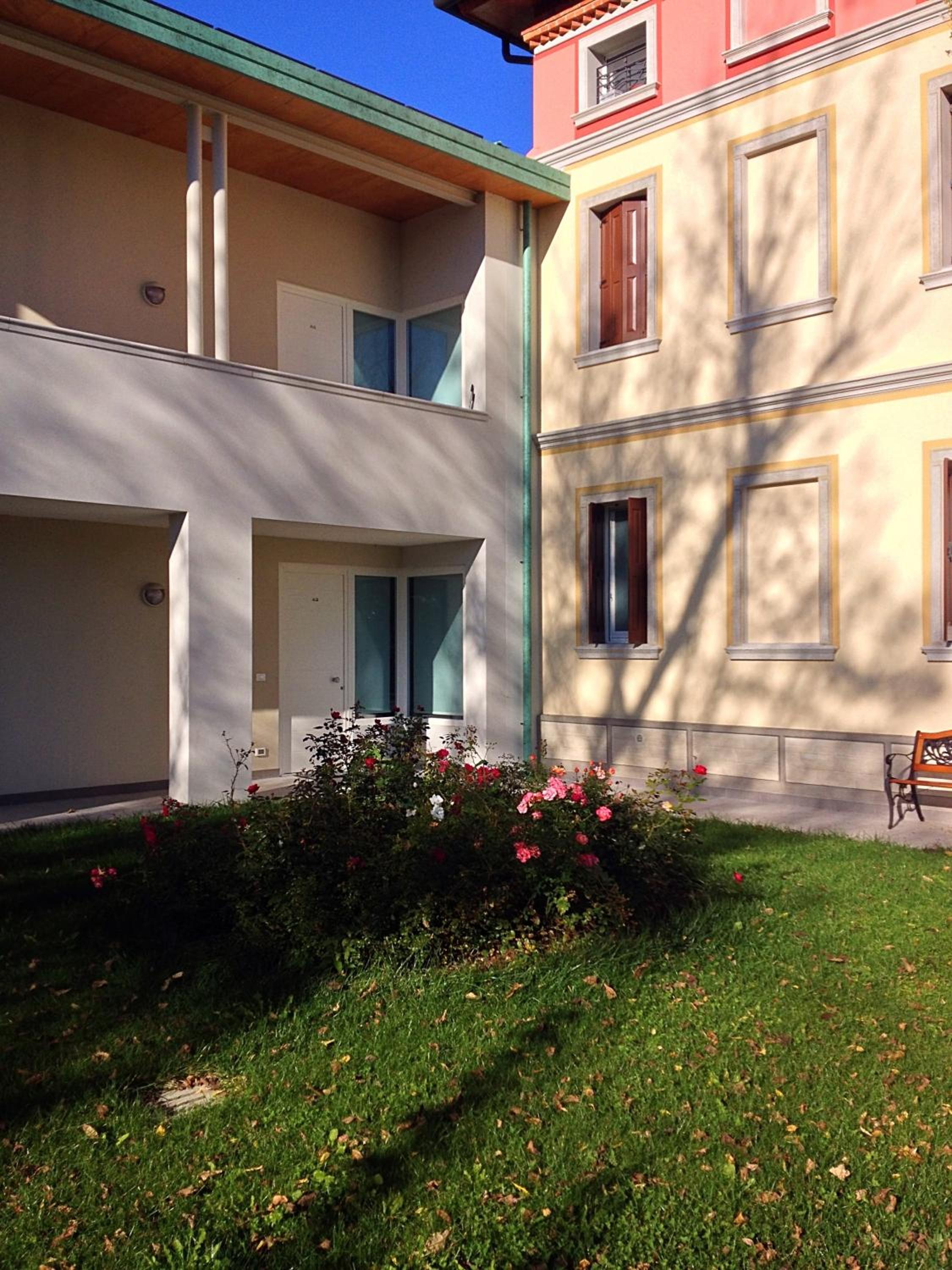 Villa delle Rose view 4